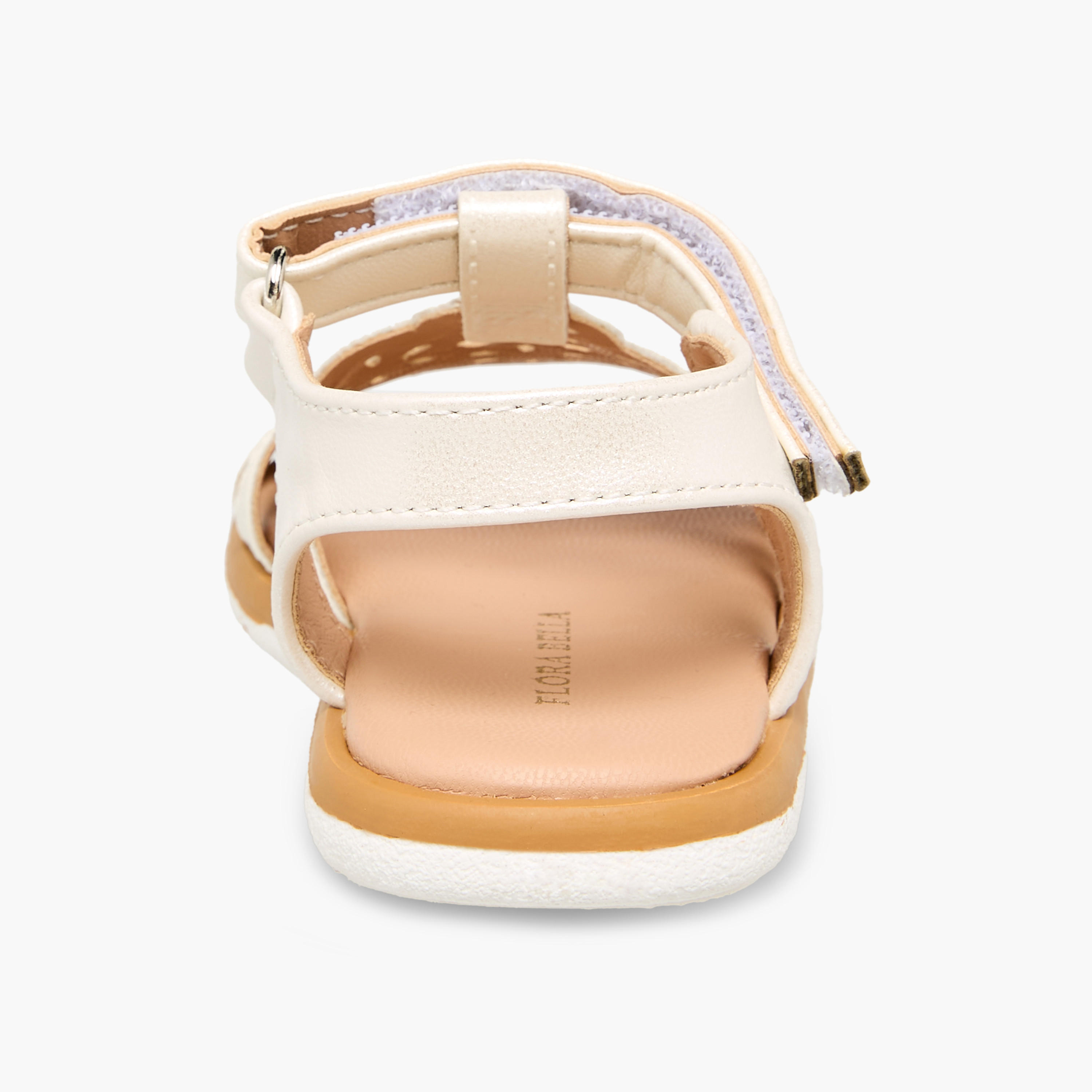صندل بتفاصيل مفرّغة وشريط إغلاق من فلورا بيلا-girls-shoes-sandals-image-4