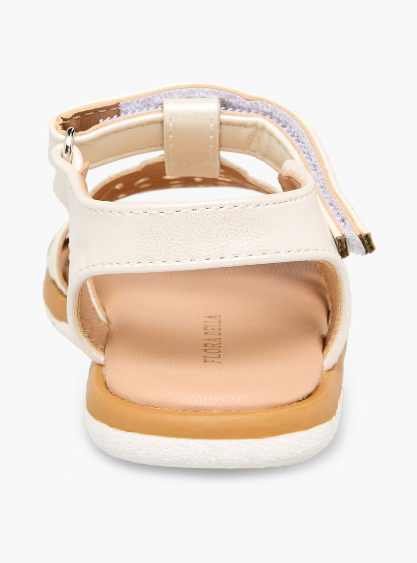 صندل بتفاصيل مفرّغة وشريط إغلاق من فلورا بيلا-girls-shoes-sandals-image-4