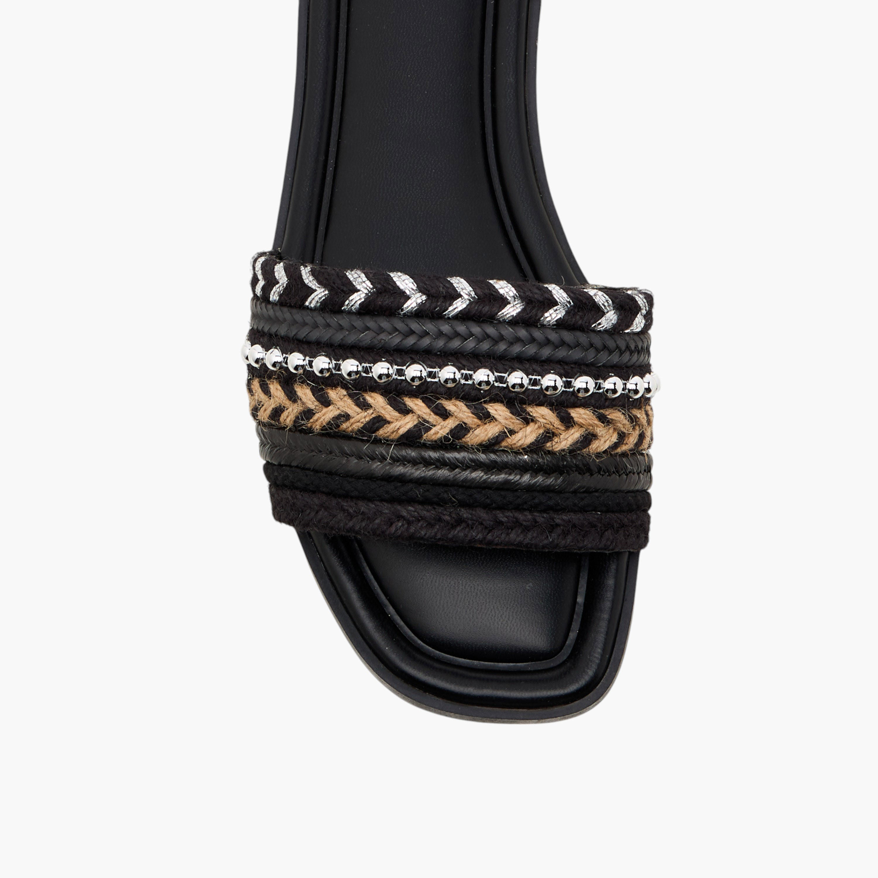 صندل مسطح سهل الارتداء ومزين للنساء من سيليست-women-shoes-flats-sandals-image-4