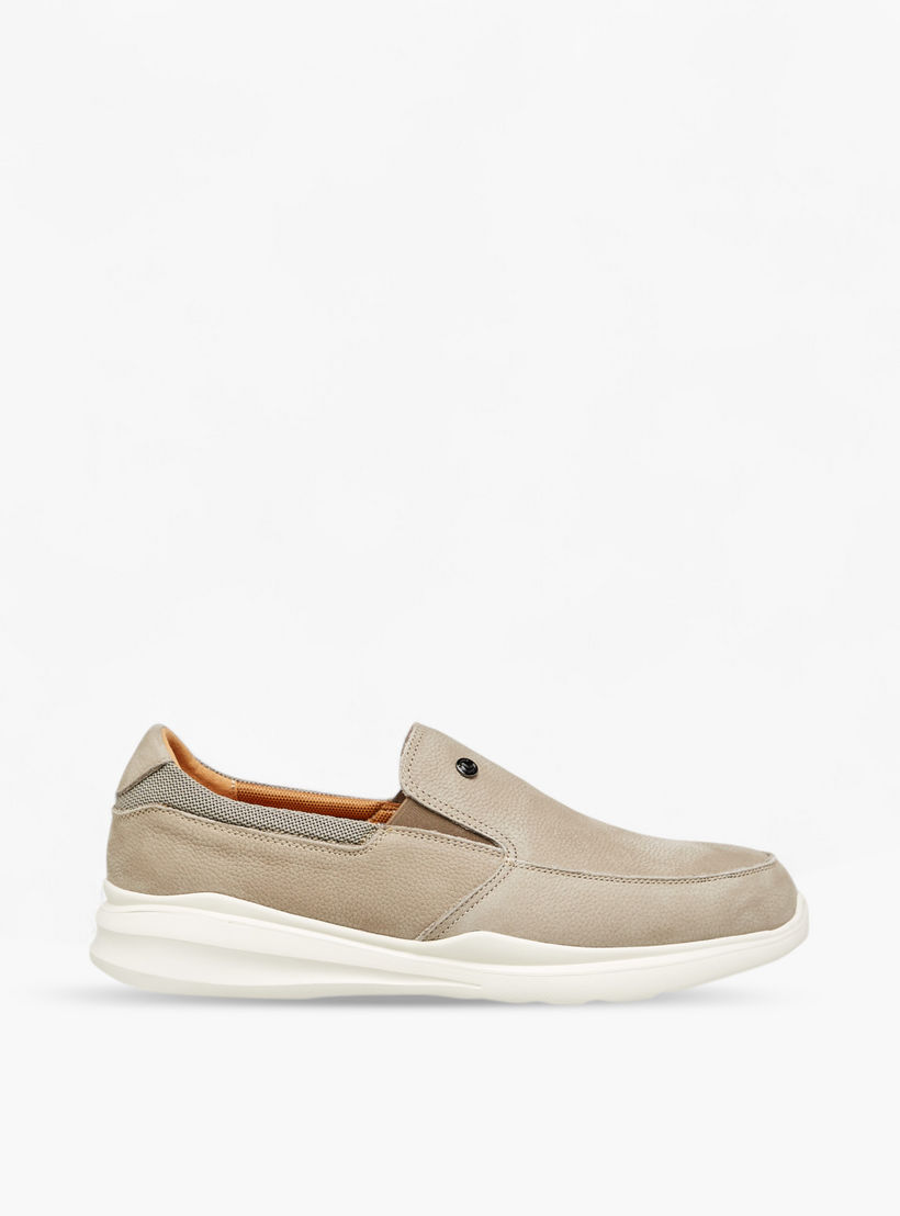 Le Confort Leather Textured Slip-On Loafers-men-shoes-loafersandmoccasins-image-3