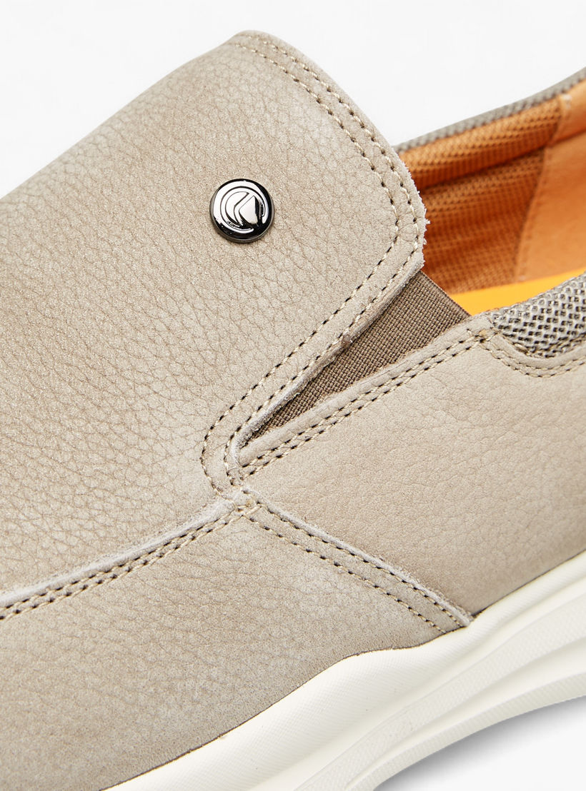 Le Confort Leather Textured Slip-On Loafers-men-shoes-loafersandmoccasins-image-4