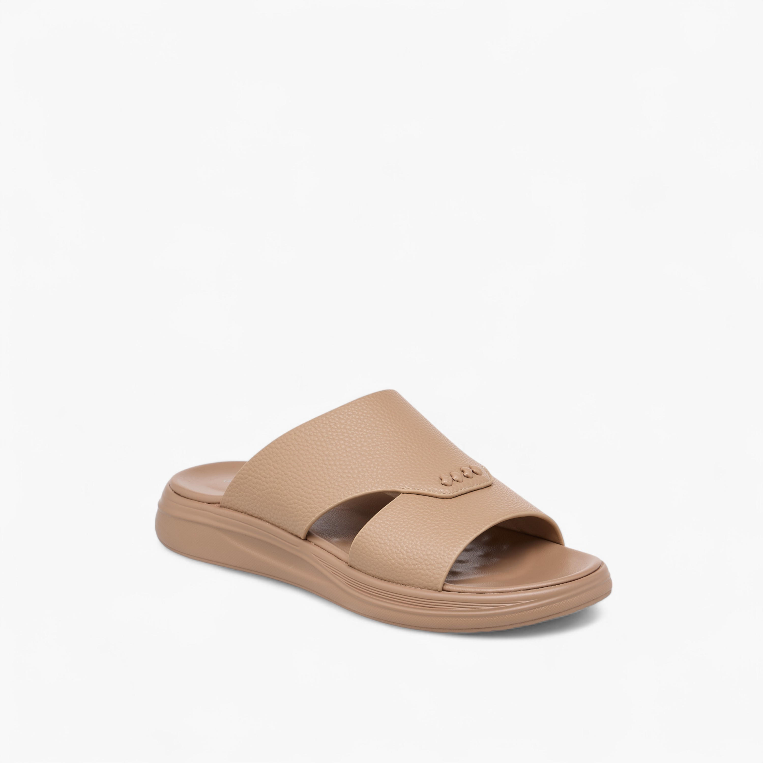 صندل مريح سهل الارتداء وبارز الملمس من لو كونفورت-men-shoes-sandals-image-2