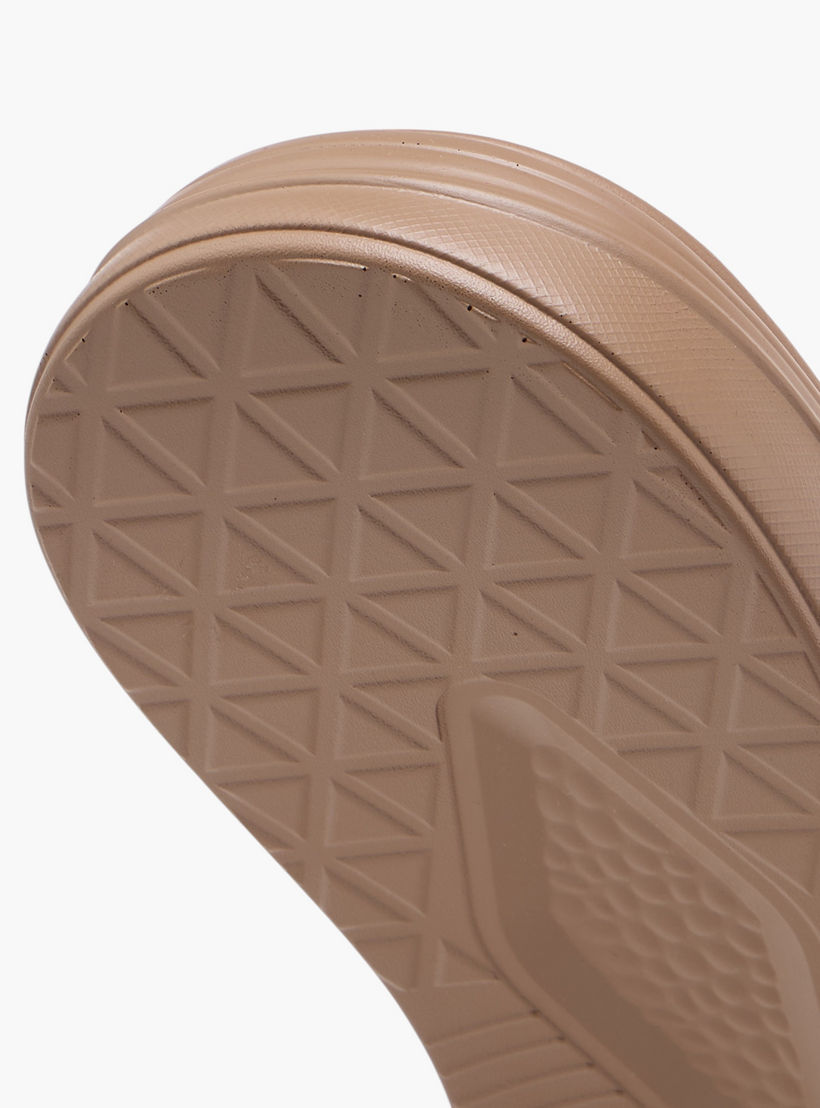 صندل مريح سهل الارتداء وبارز الملمس من لو كونفورت-men-shoes-sandals-image-6