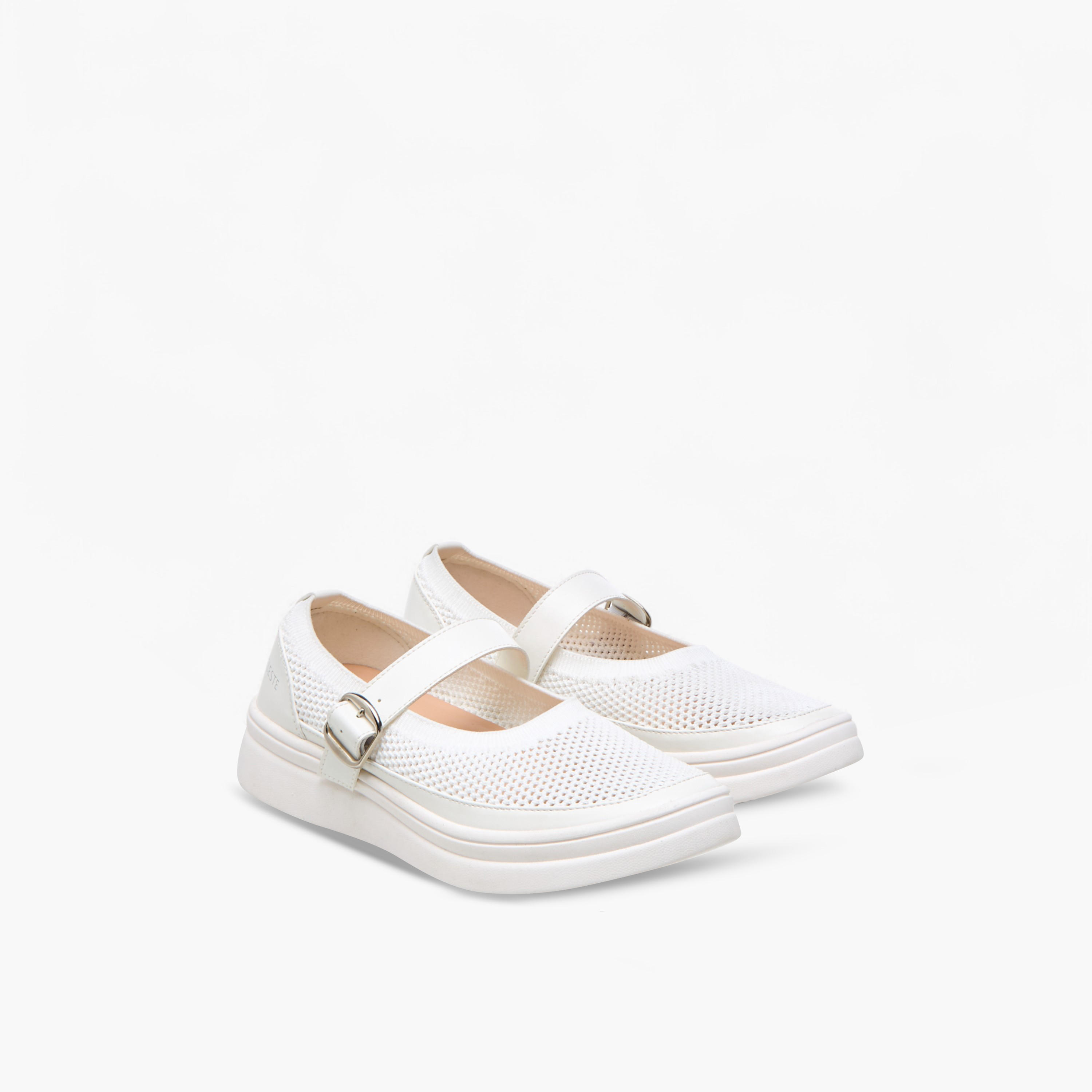 حذاء سنيكرز بارز الملمس بإبزيم إغلاق للنساء من سيليست - LS24040569-women-shoes-sneakers-image-1