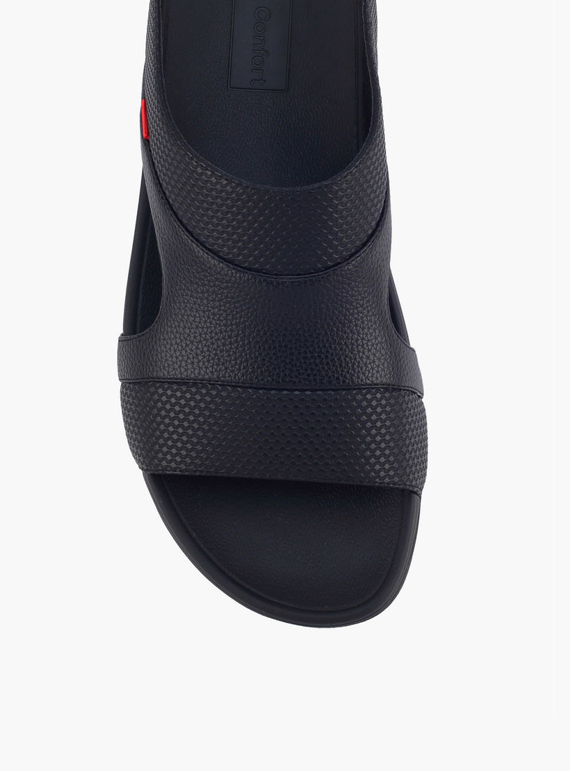 Le Confort Men Textured Slip-On Sandals-men-shoes-sandals-image-3
