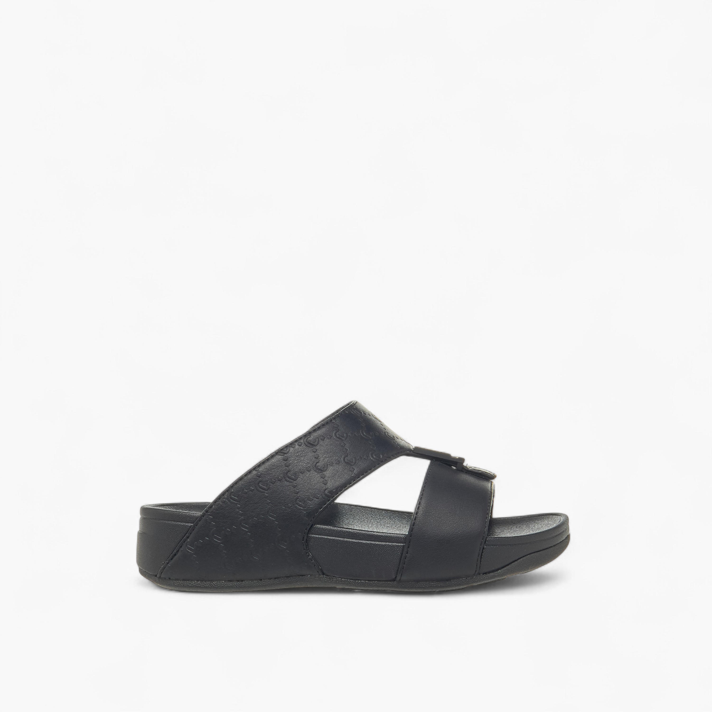 صندل عربي بنقوش مونوجرام للأولاد من لو كونفورت-boys-shoes-sandals-image-3