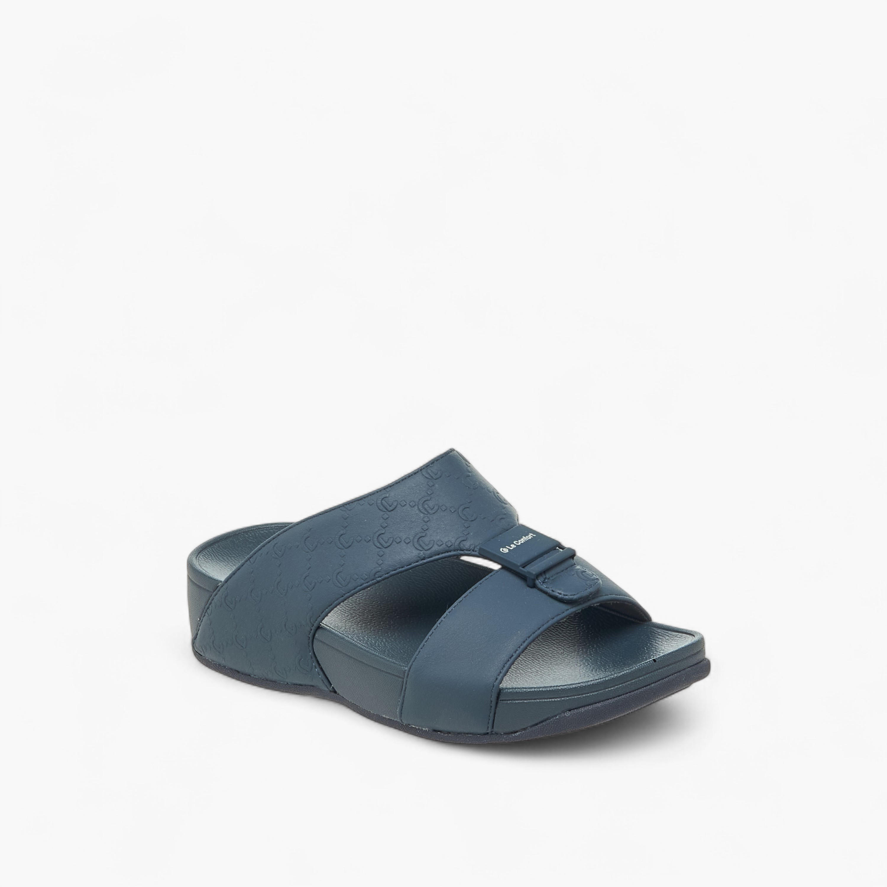 صندل عربي بنقوش مونوجرام للأولاد من لو كونفورت-boys-shoes-sandals-image-2