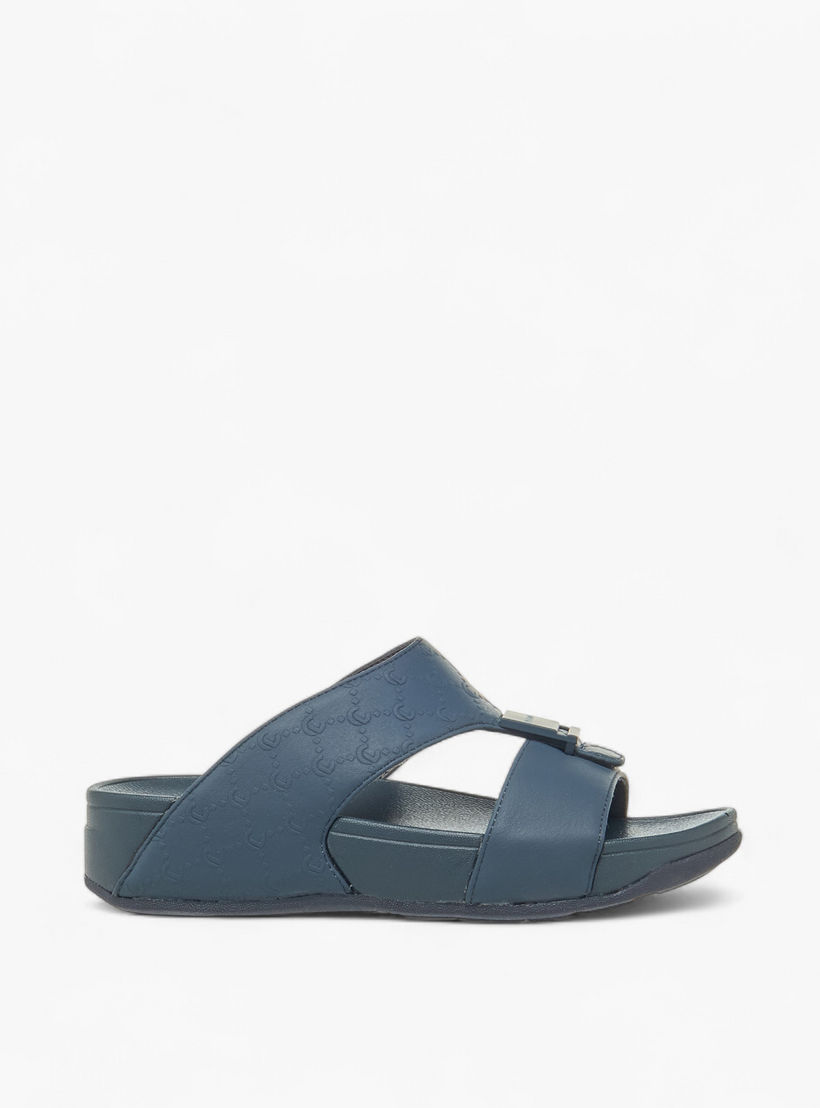 صندل عربي بنقوش مونوجرام للأولاد من لو كونفورت-boys-shoes-sandals-image-3