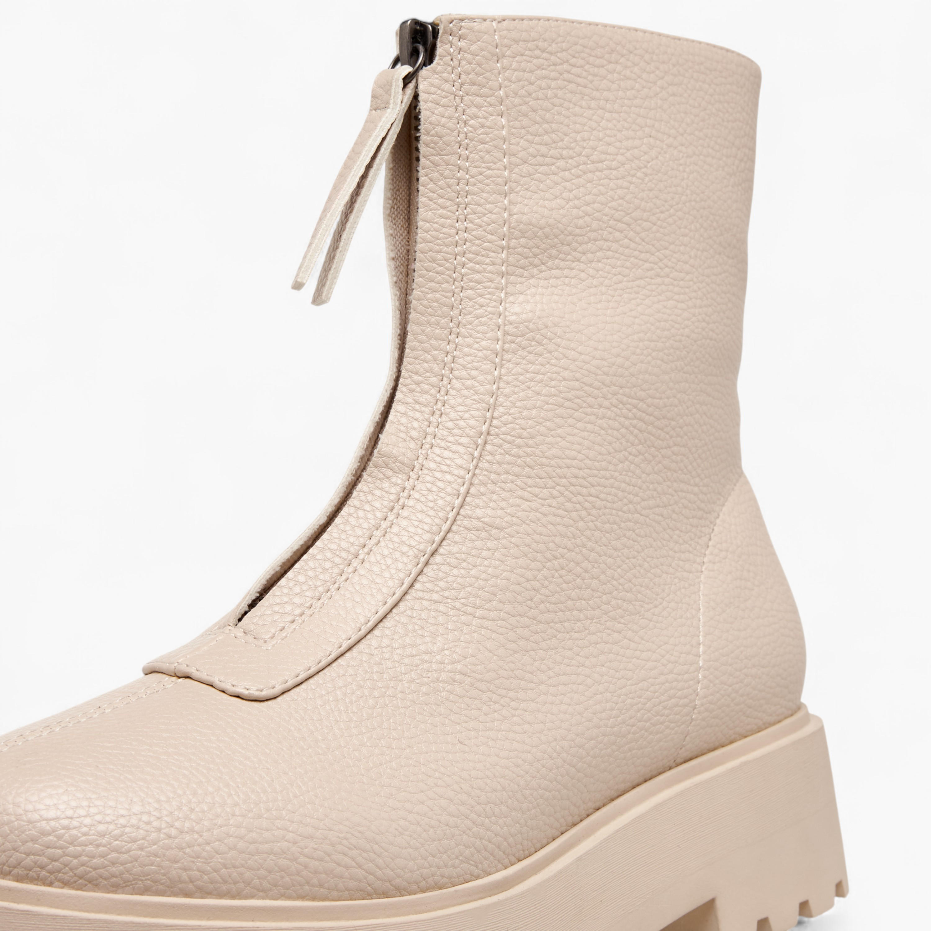 بوت بطول الكاحل بارز الملمس بسحاب إغلاق للنساء من سيليست-women-shoes-boots-image-4