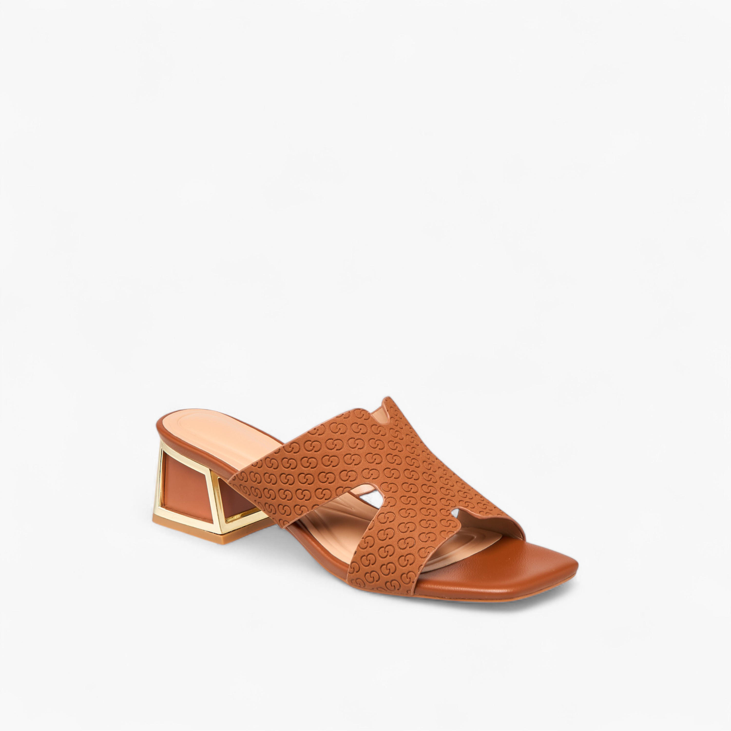 صندل سهل الارتداء بكعب سميك وطبعات مونوجرام للنساء من سيليست-women-shoes-sandals-heeled-image-2