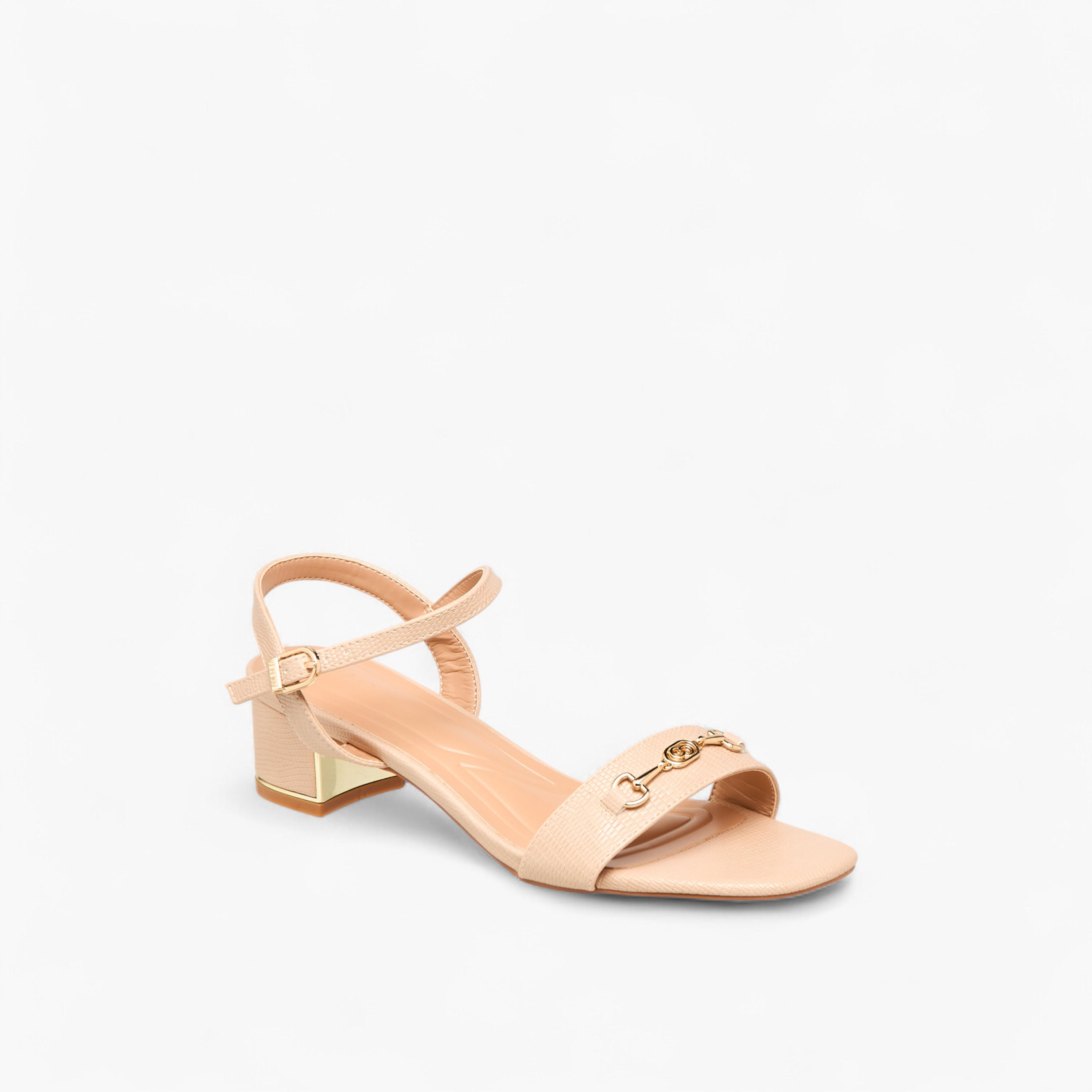 صندل بكعب سميك سادة وإبزيم إغلاق للنساء من سيليست-women-shoes-sandals-heeled-image-2
