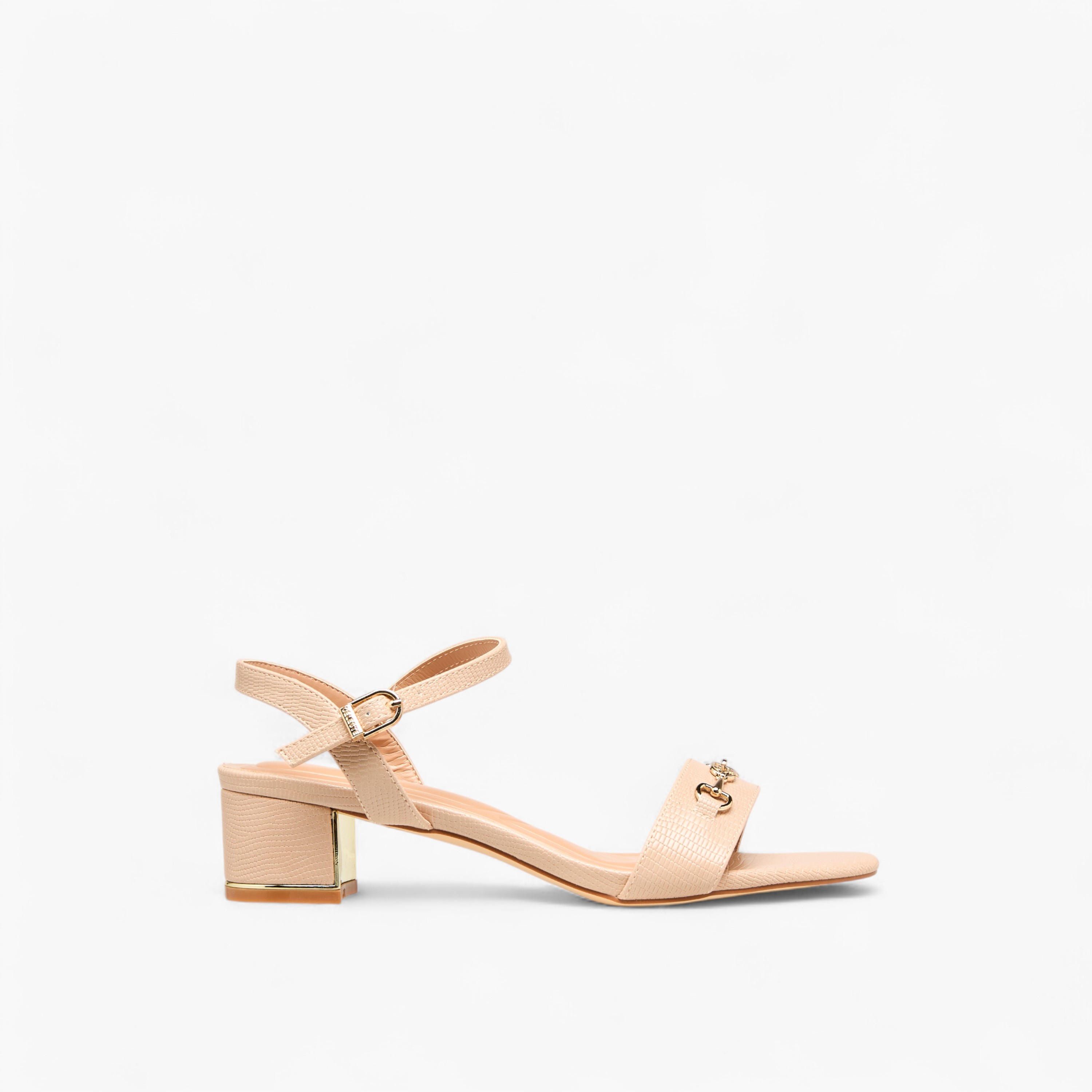 صندل بكعب سميك سادة وإبزيم إغلاق للنساء من سيليست-women-shoes-sandals-heeled-image-3