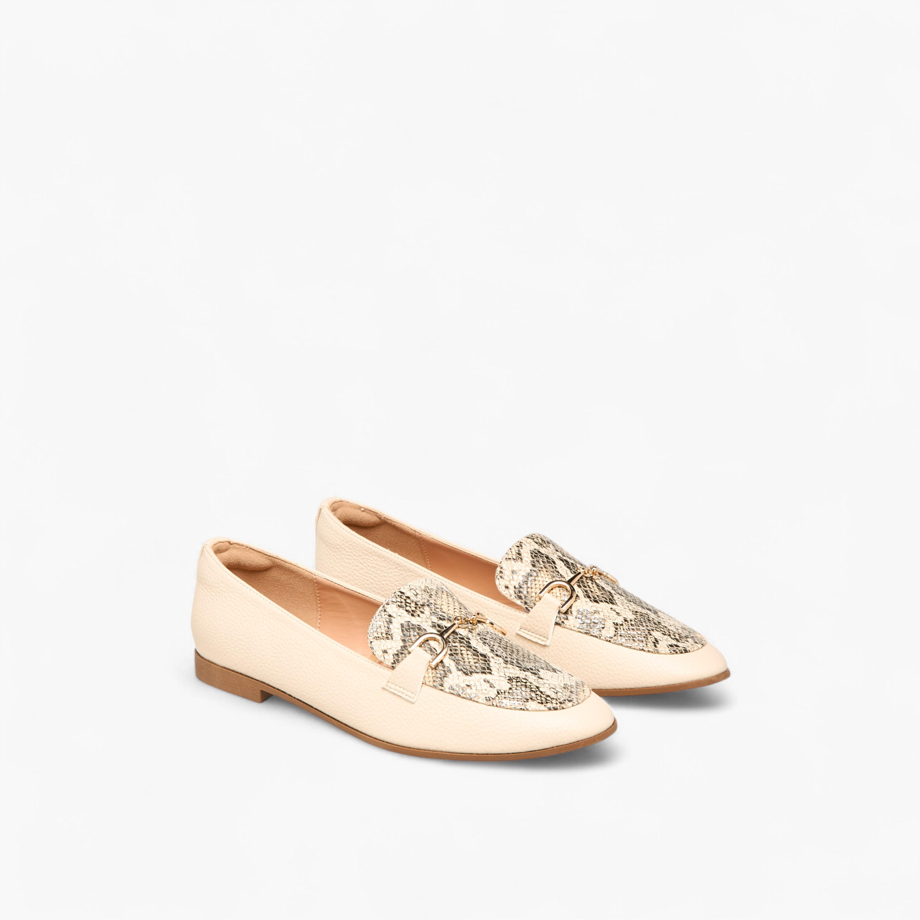 حذاء سهل الارتداء بطبعات حيوانات للنساء من سيليست-women-shoes-loafersandmoccasins-image-1