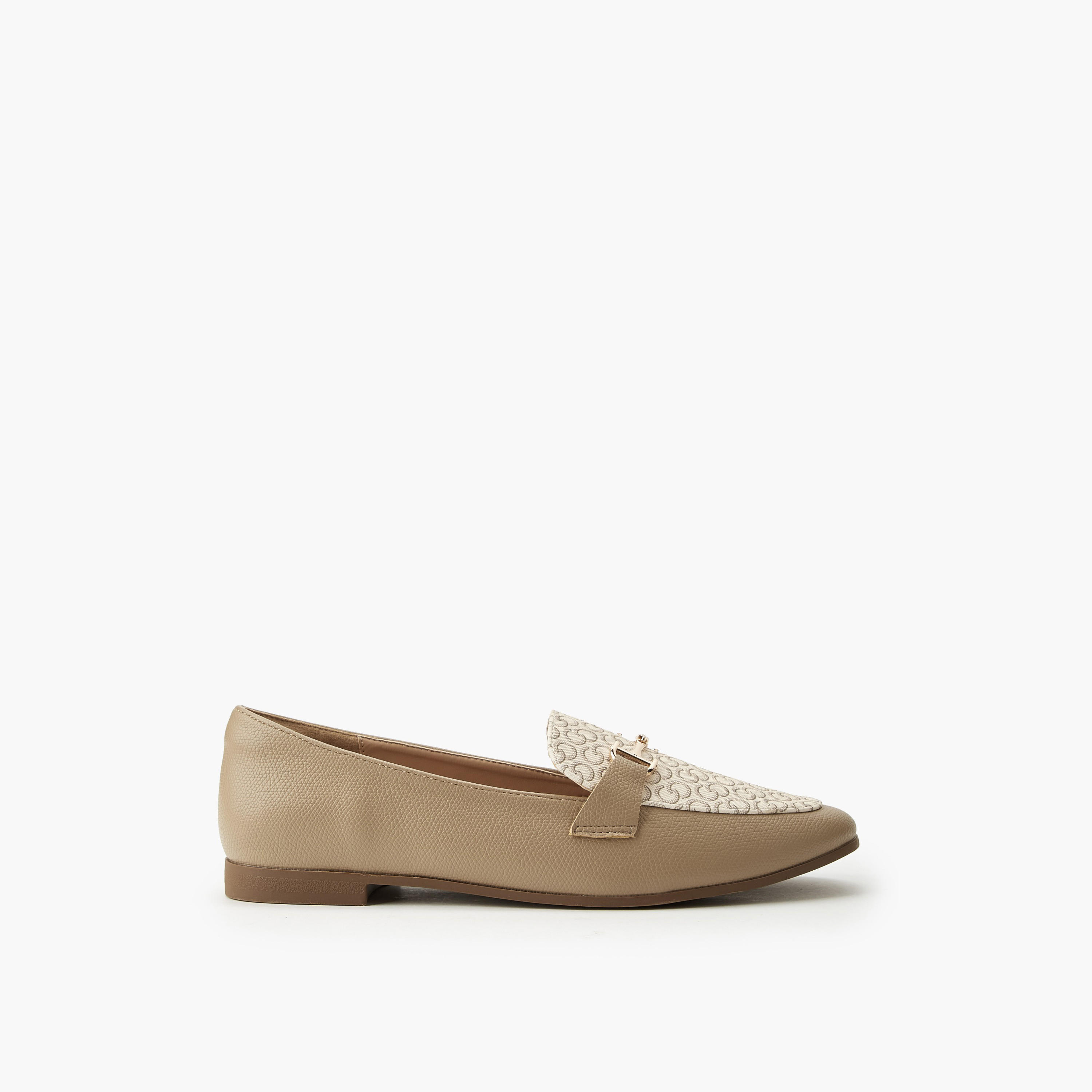 حذاء خفيف سهل الارتداء بطبعات مونوجرام للنساء من سيليست-women-shoes-flats-loafers-image-3