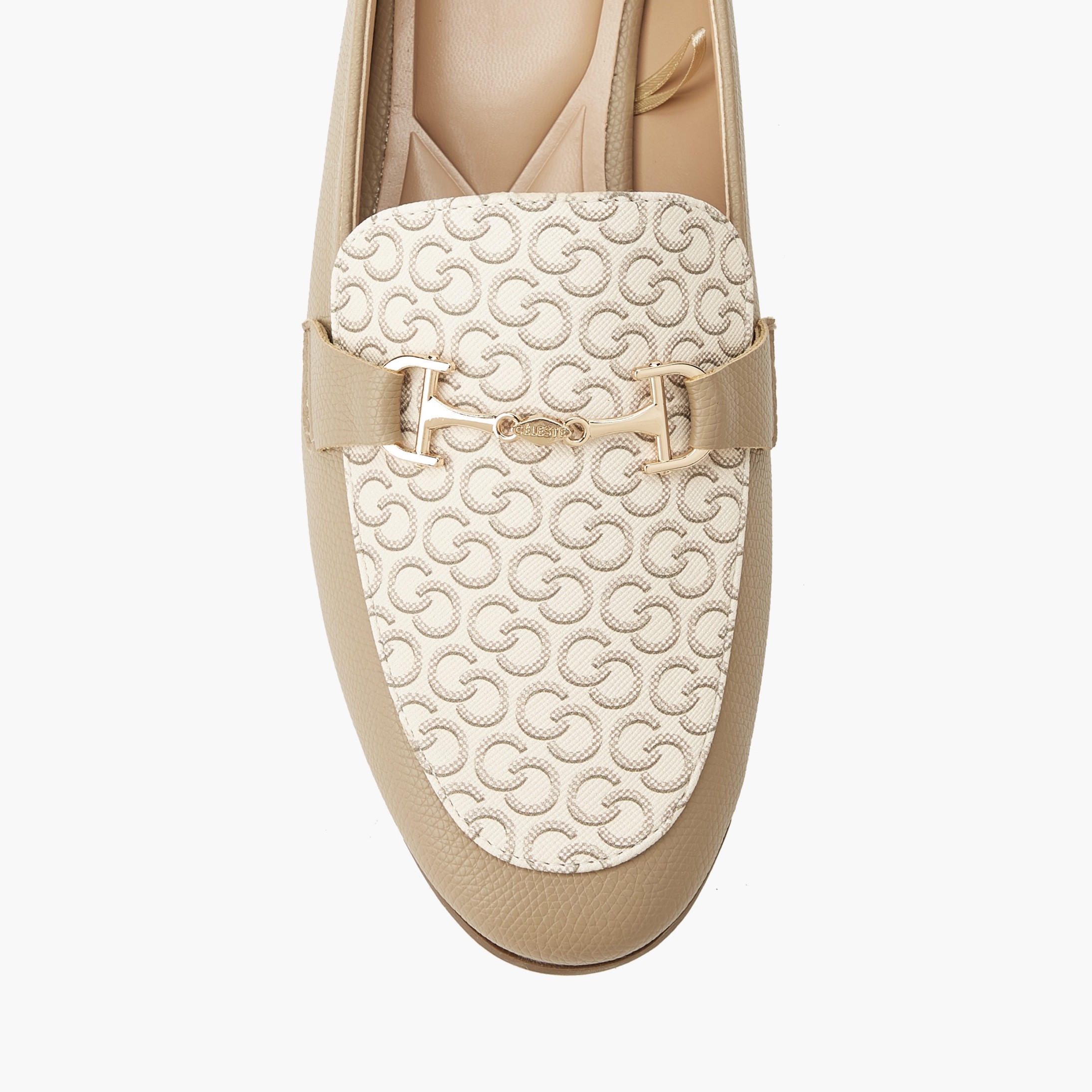 حذاء خفيف سهل الارتداء بطبعات مونوجرام للنساء من سيليست-women-shoes-flats-loafers-image-4