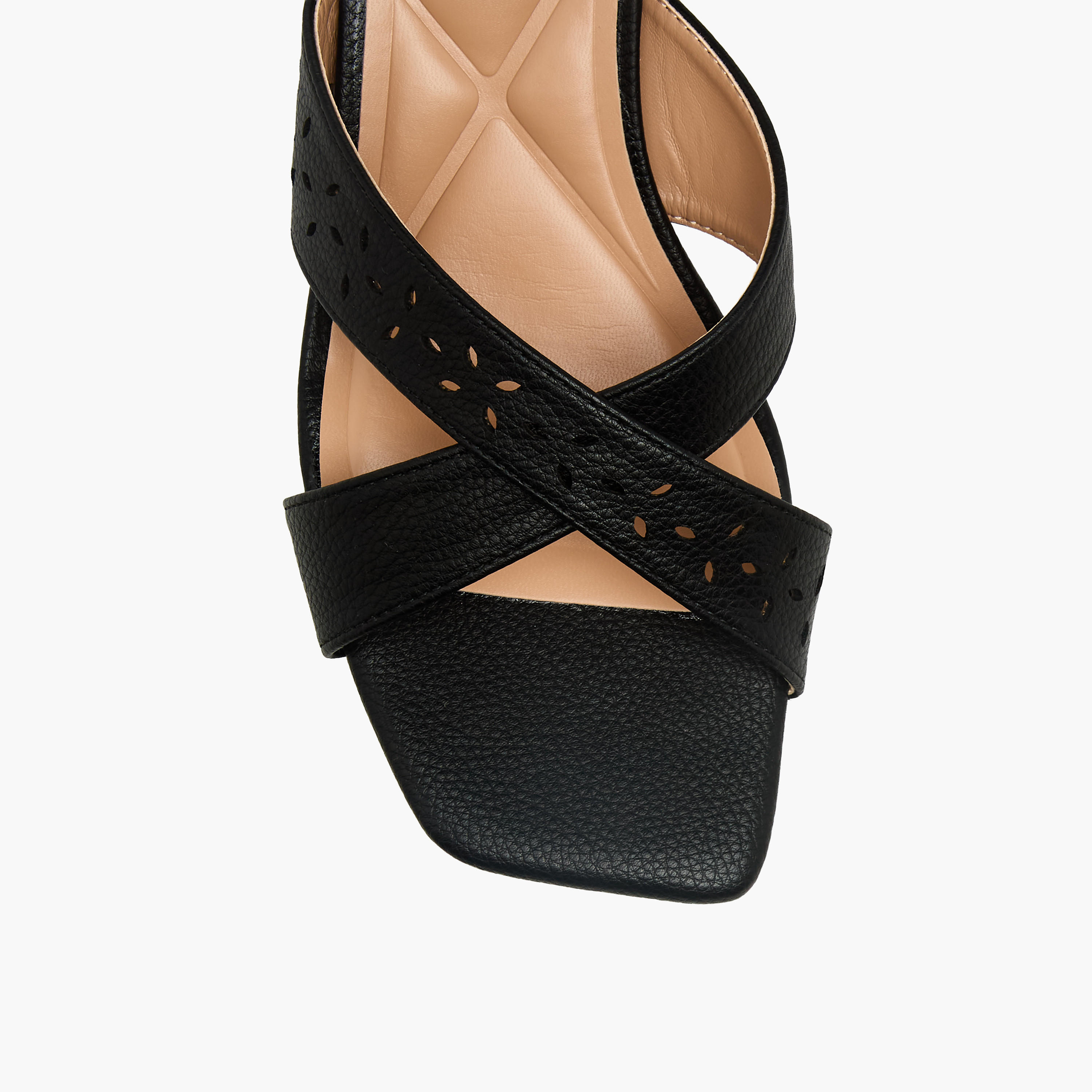 صندل بكعب مدبب وحزام متقاطع للنساء من سيليست-women-shoes-sandals-heeled-image-4