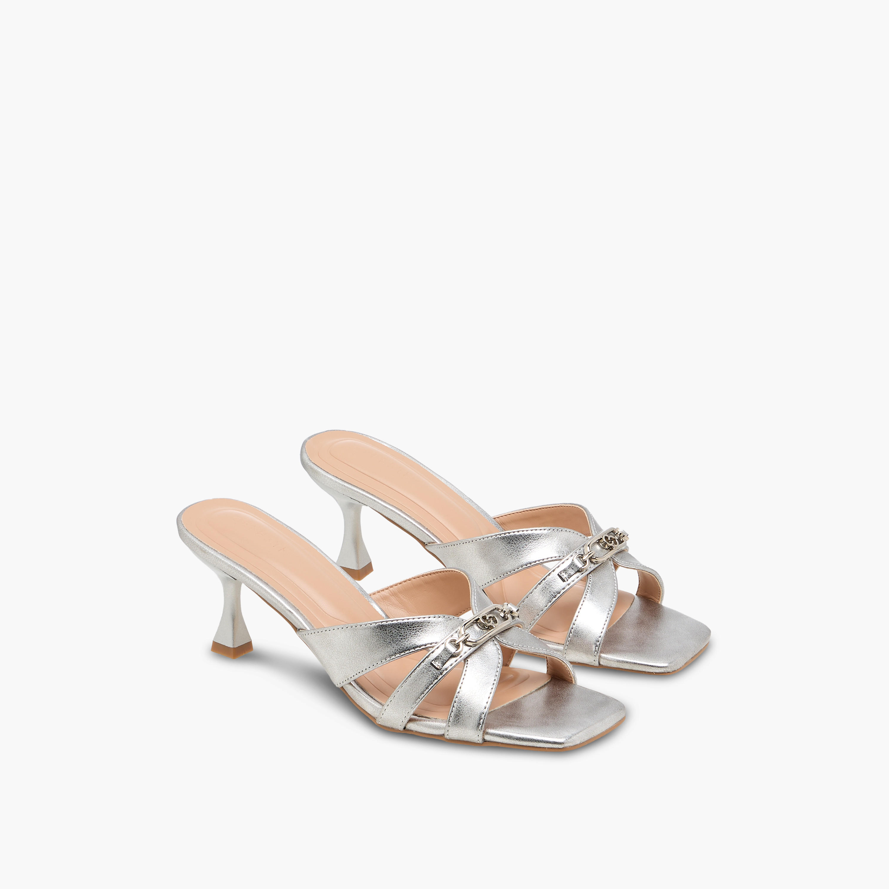 صندل نسائي سادة سهل الارتداء بحزام متقاطع مع زينة معدنية من سيليست-women-shoes-sandals-heeled-image-1