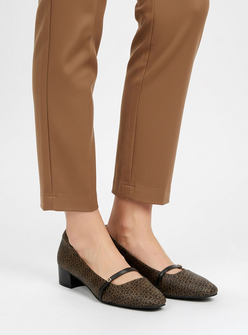 حذاء بكعب عريض وطبعات مونوجرام للنساء من سيليست-women-shoes-heels-image-2