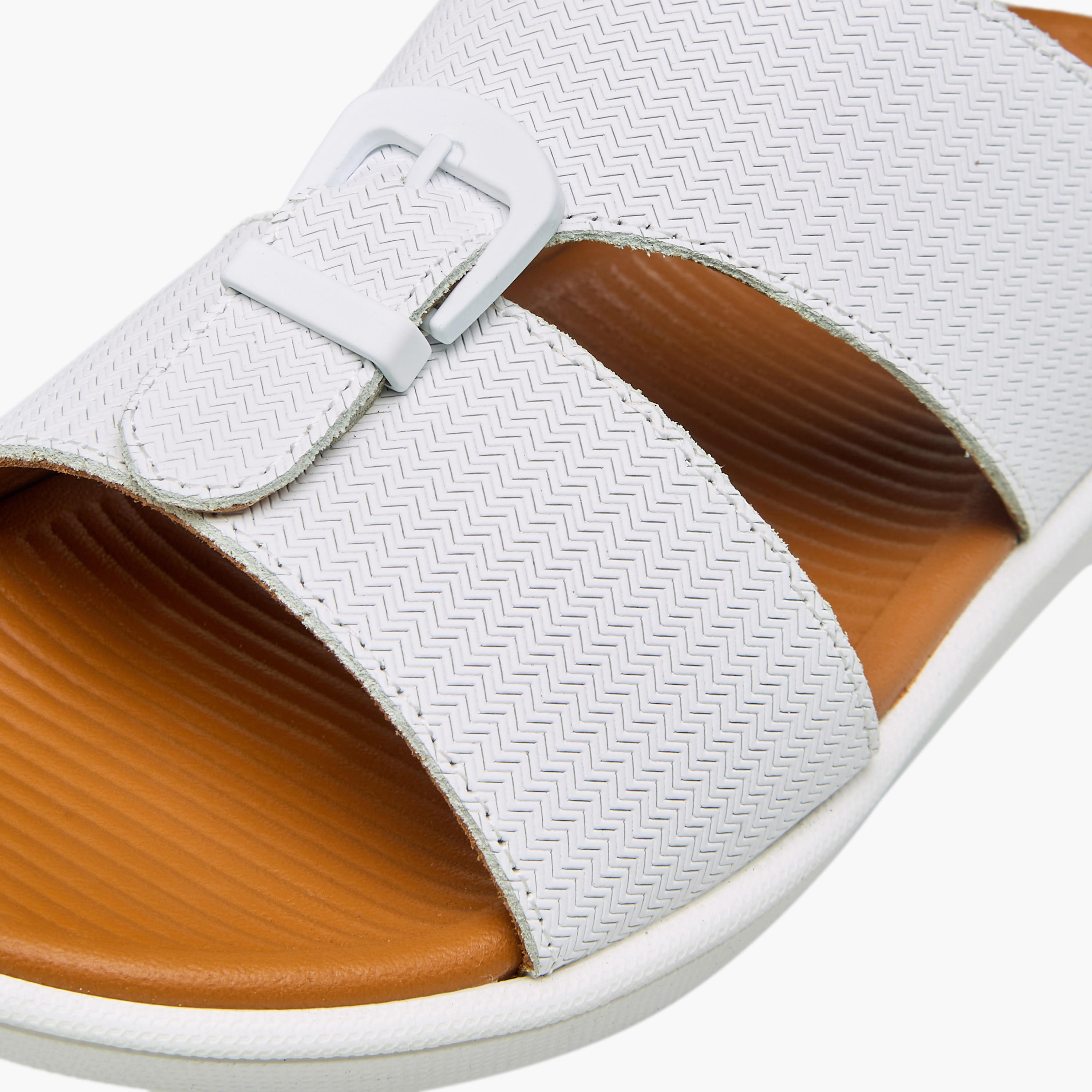 صندل عربي بزينة إبزيم للأولاد من لو كونفورت-boys-shoes-sandals-image-4