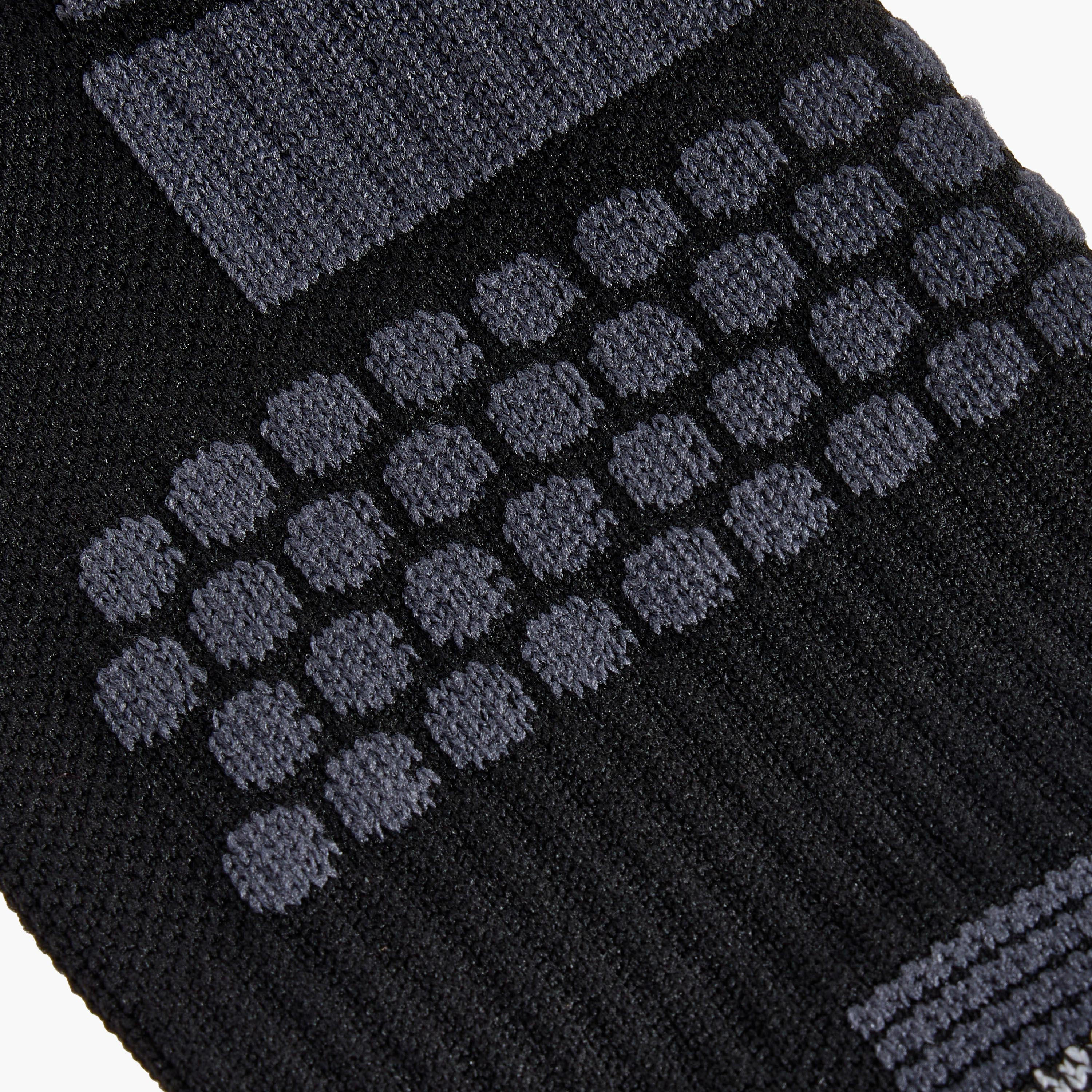 جوارب رياضية مبطنة بارزة الملمس بطول ربلة الساق من كابا-men-socks-image-3