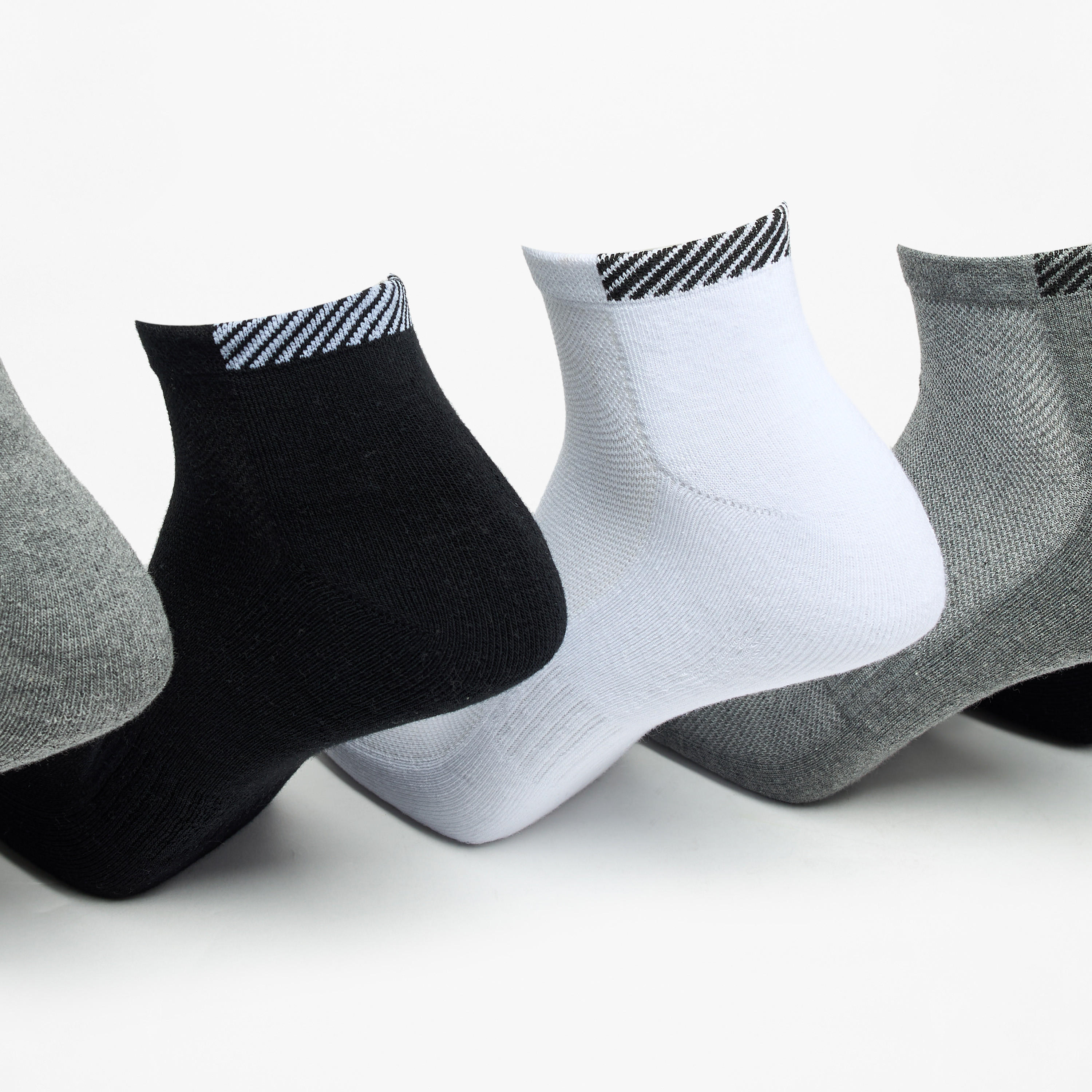 جوارب مبطنة بارزة الملمس بطول الكاحل من جلو - طقم من 5 أزواج-men-socks-image-2