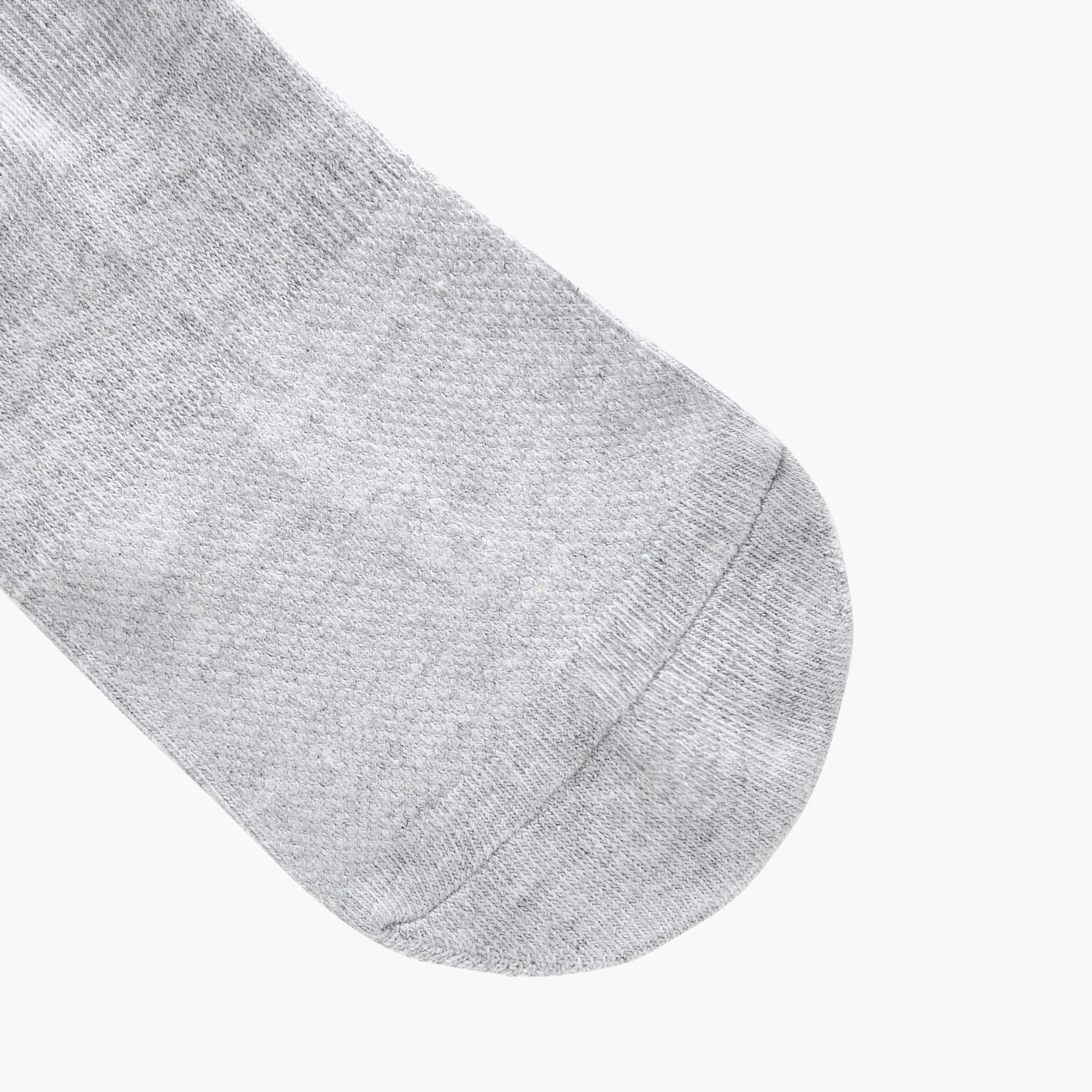 طقم جوارب 3 أزواج بطول الكاحل وبطبعات من جلو-men-socks-image-2