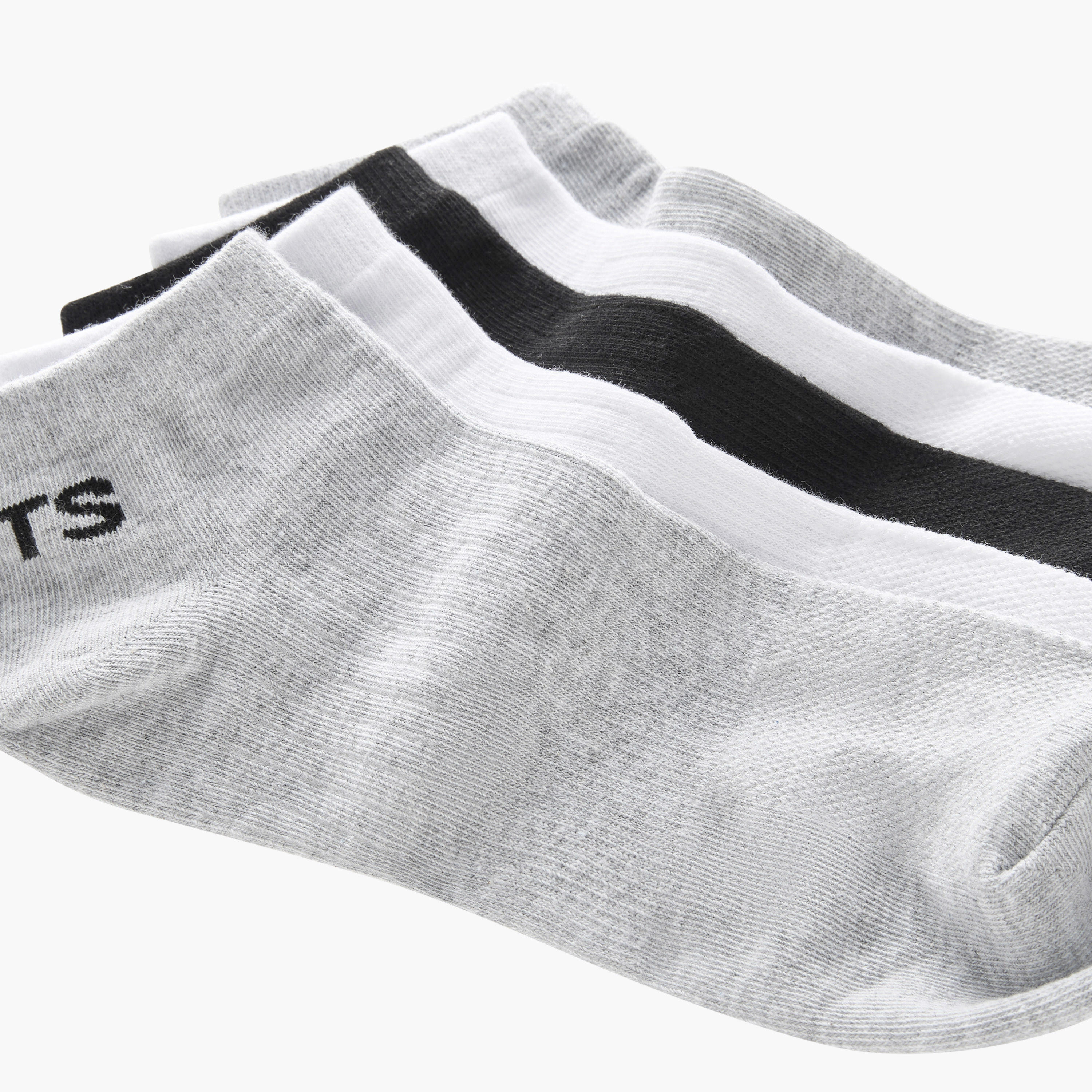 طقم جوارب 3 أزواج بطول الكاحل وبطبعات من جلو-men-socks-image-4