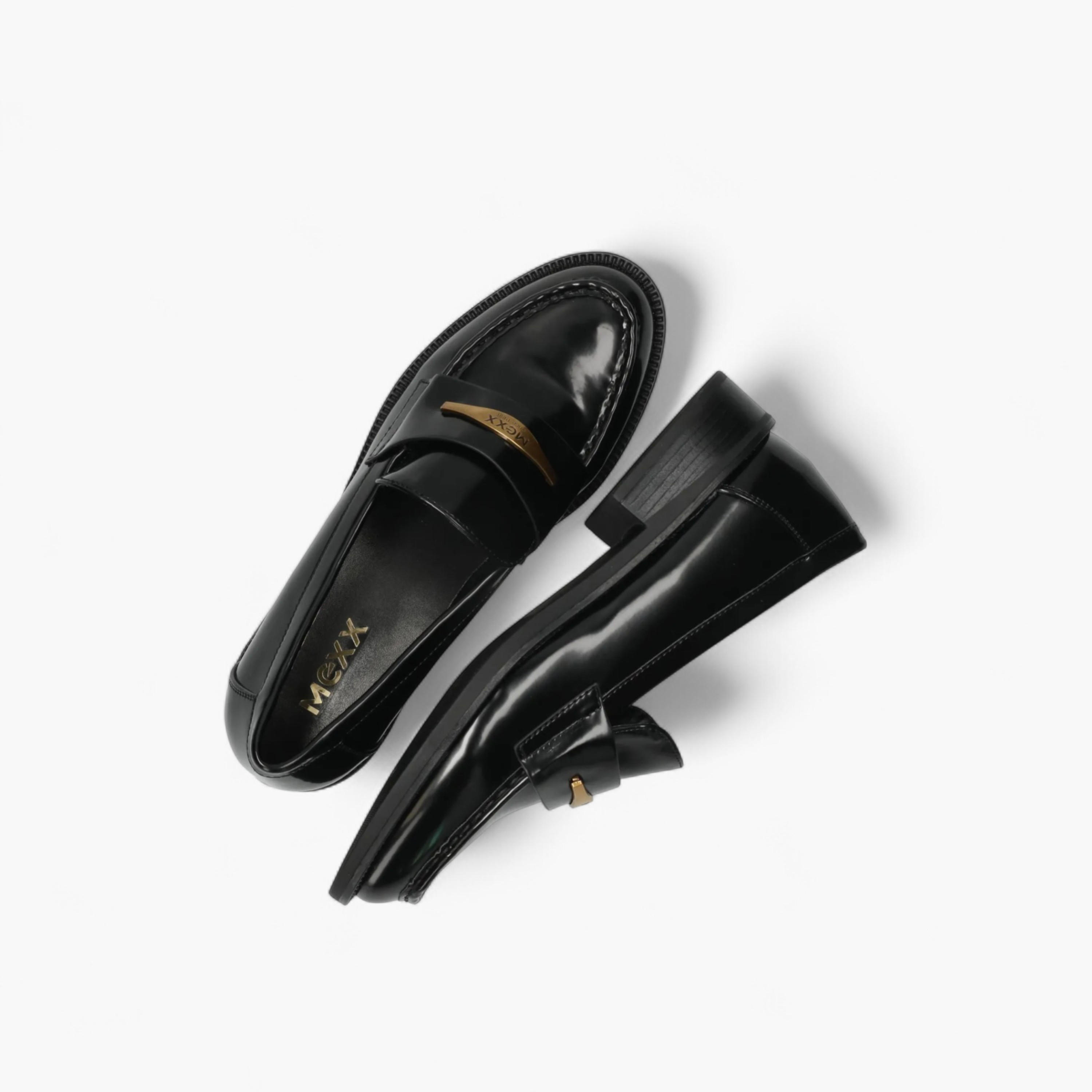 حذاء لوفر سهل الارتداء بزينة ميتاليك من ميكس-women-shoes-loafersandmoccasins-image-5