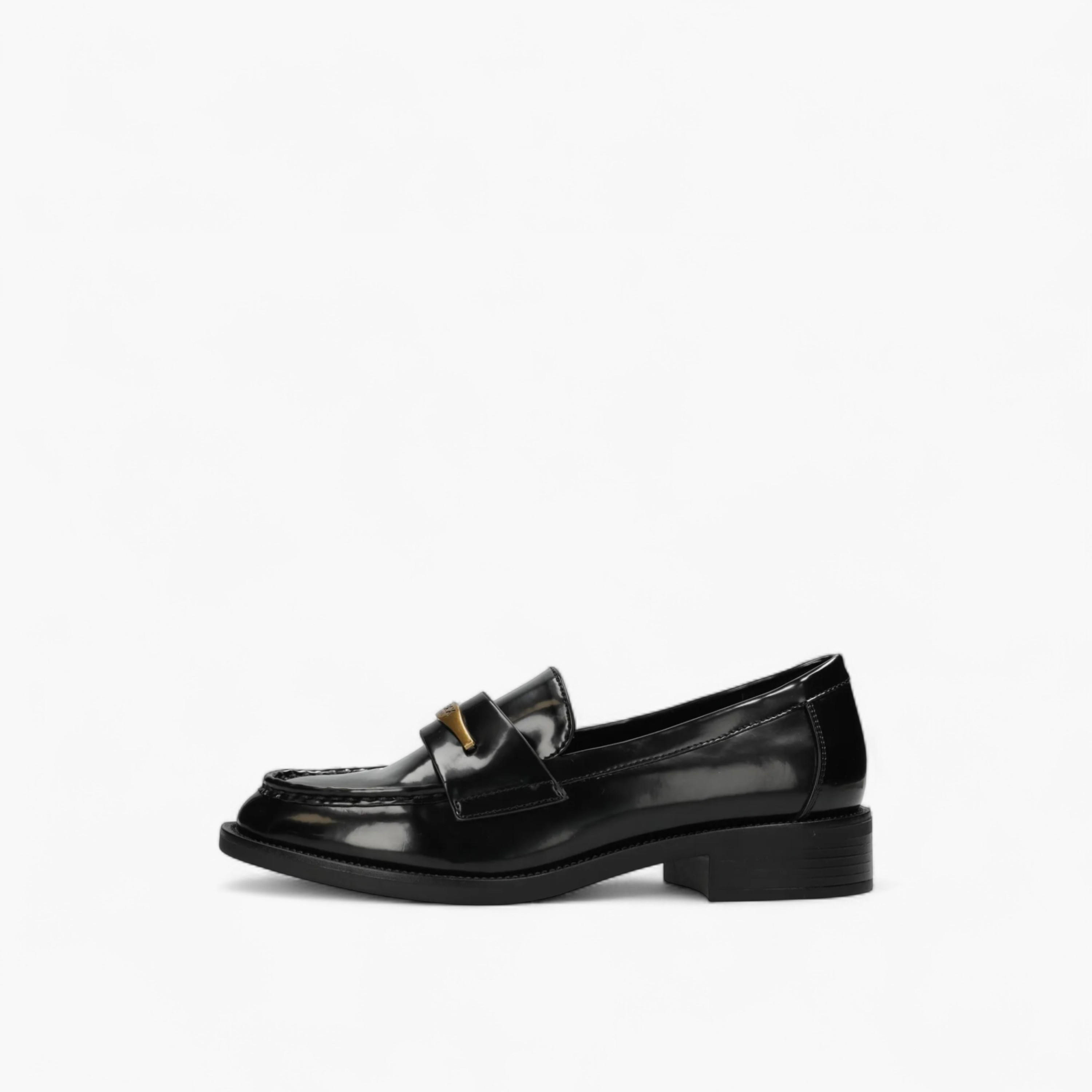 حذاء لوفر سهل الارتداء بزينة ميتاليك من ميكس-women-shoes-loafersandmoccasins-image-7