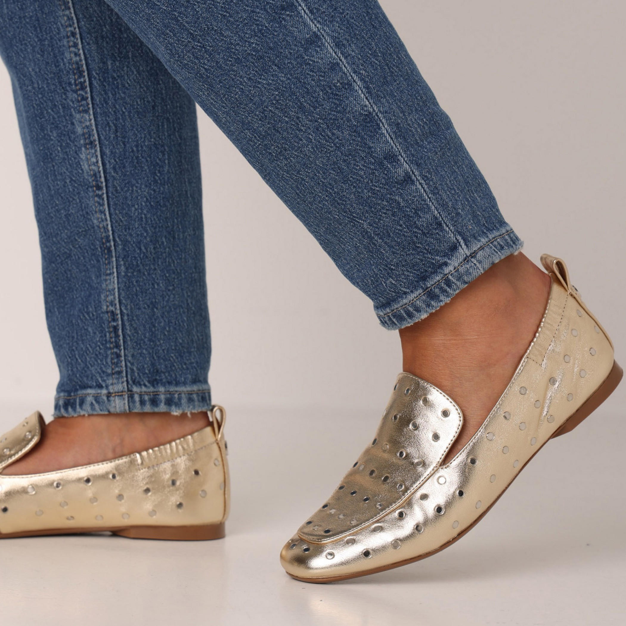 حذاء لوفر مثقب روزي ليمون للنساء من مكس-women-shoes-flats-loafers-image-8