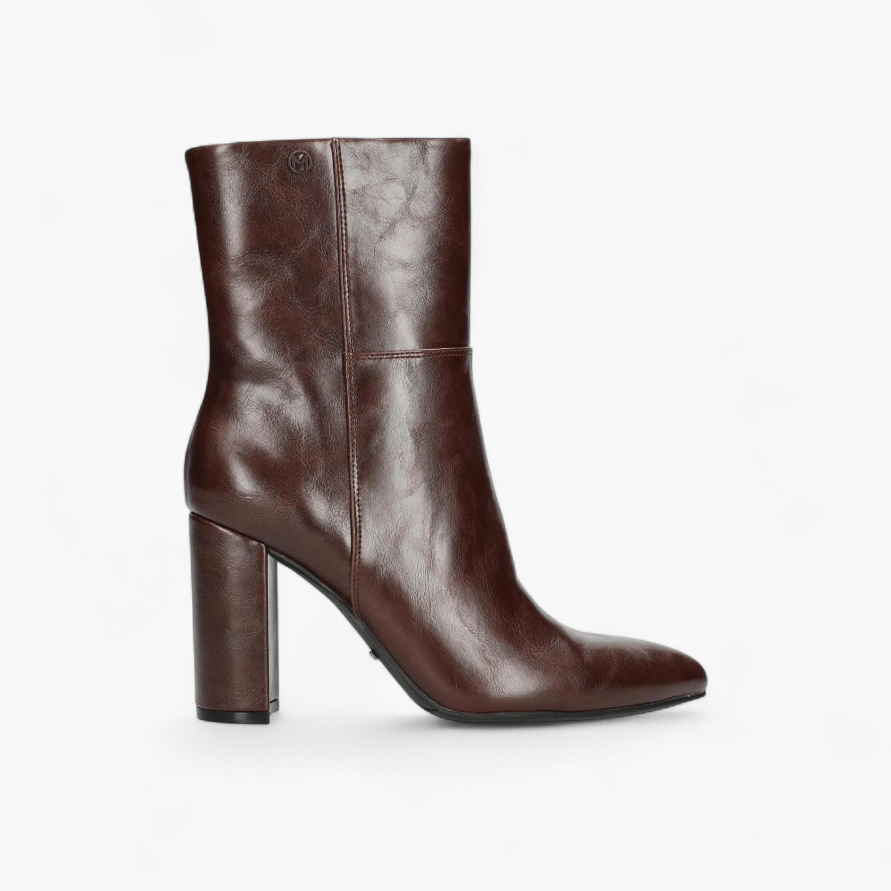 بوت سادة طول الكاحل بسحاب إغلاق وكعب سميك من مكس-women-shoes-boots-image-2