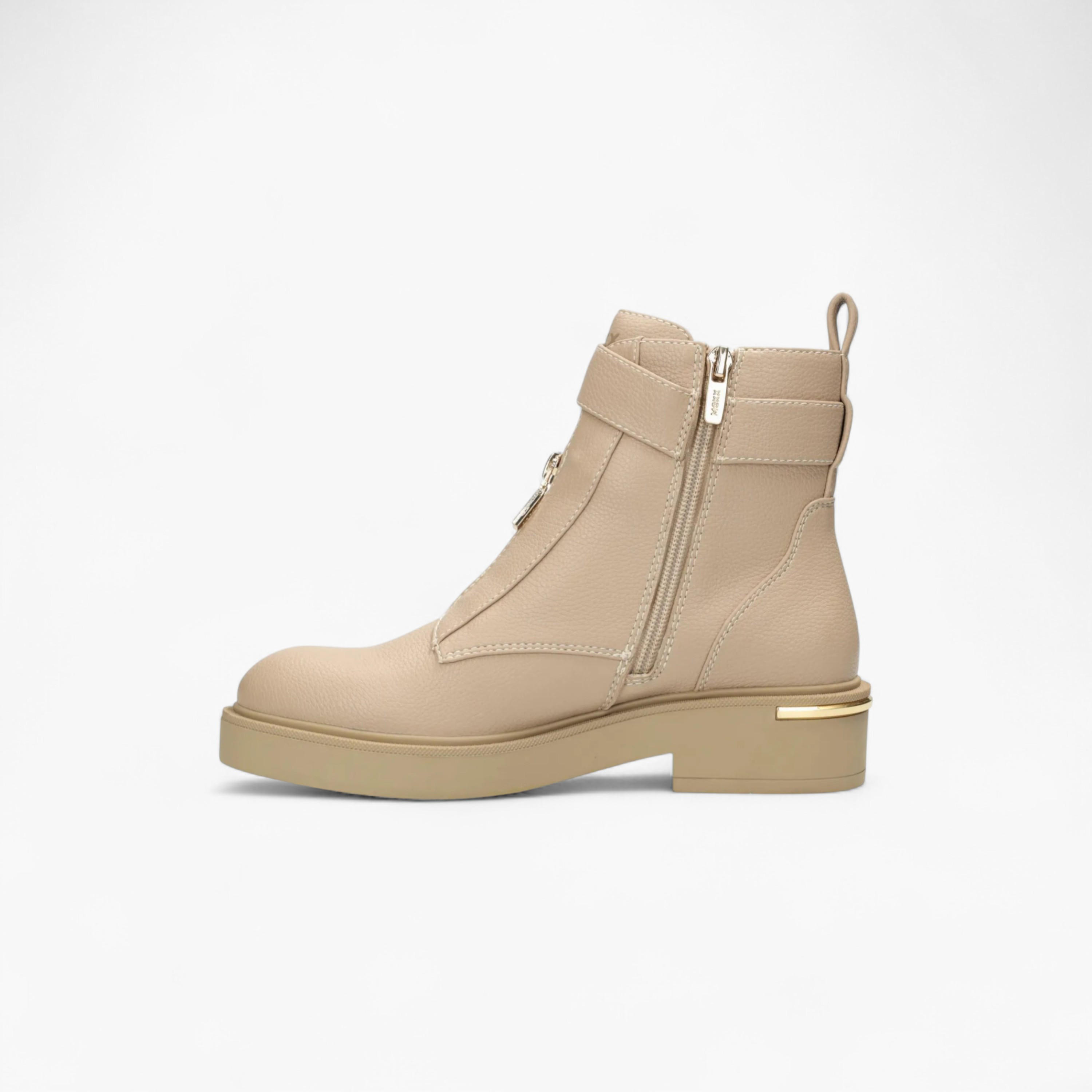 بوت سادة بطول الكاحل وبرباط إغلاق من ميكس-women-shoes-boots-image-4