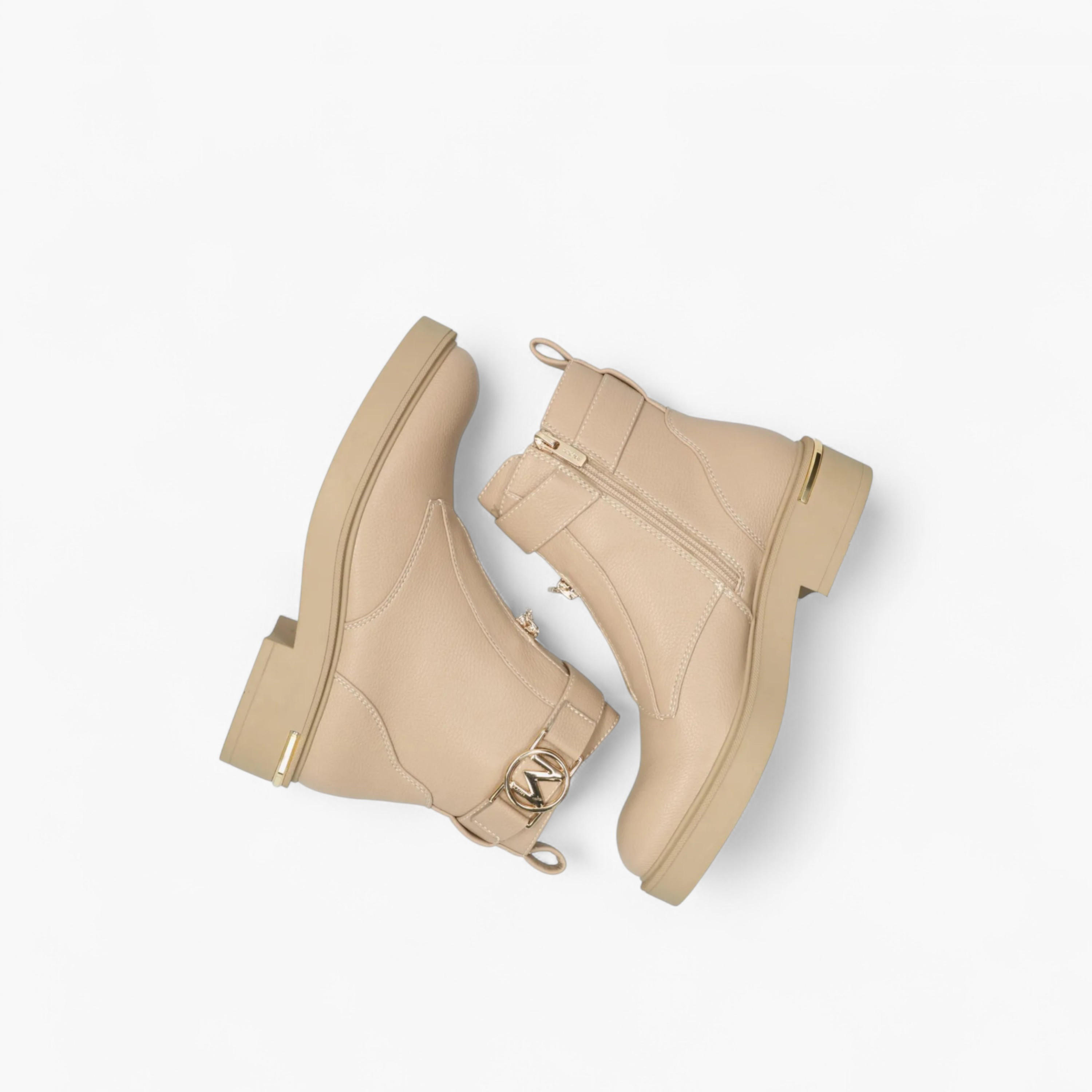 بوت سادة بطول الكاحل وبرباط إغلاق من ميكس-women-shoes-boots-image-5