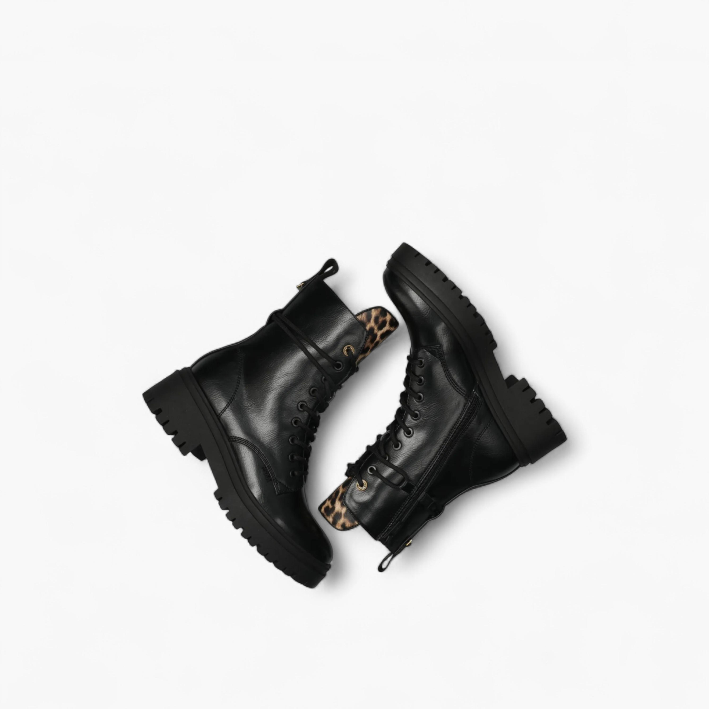 بوت طول الكاحل برباط وطبعات حيوانات من مكس-women-shoes-boots-image-4