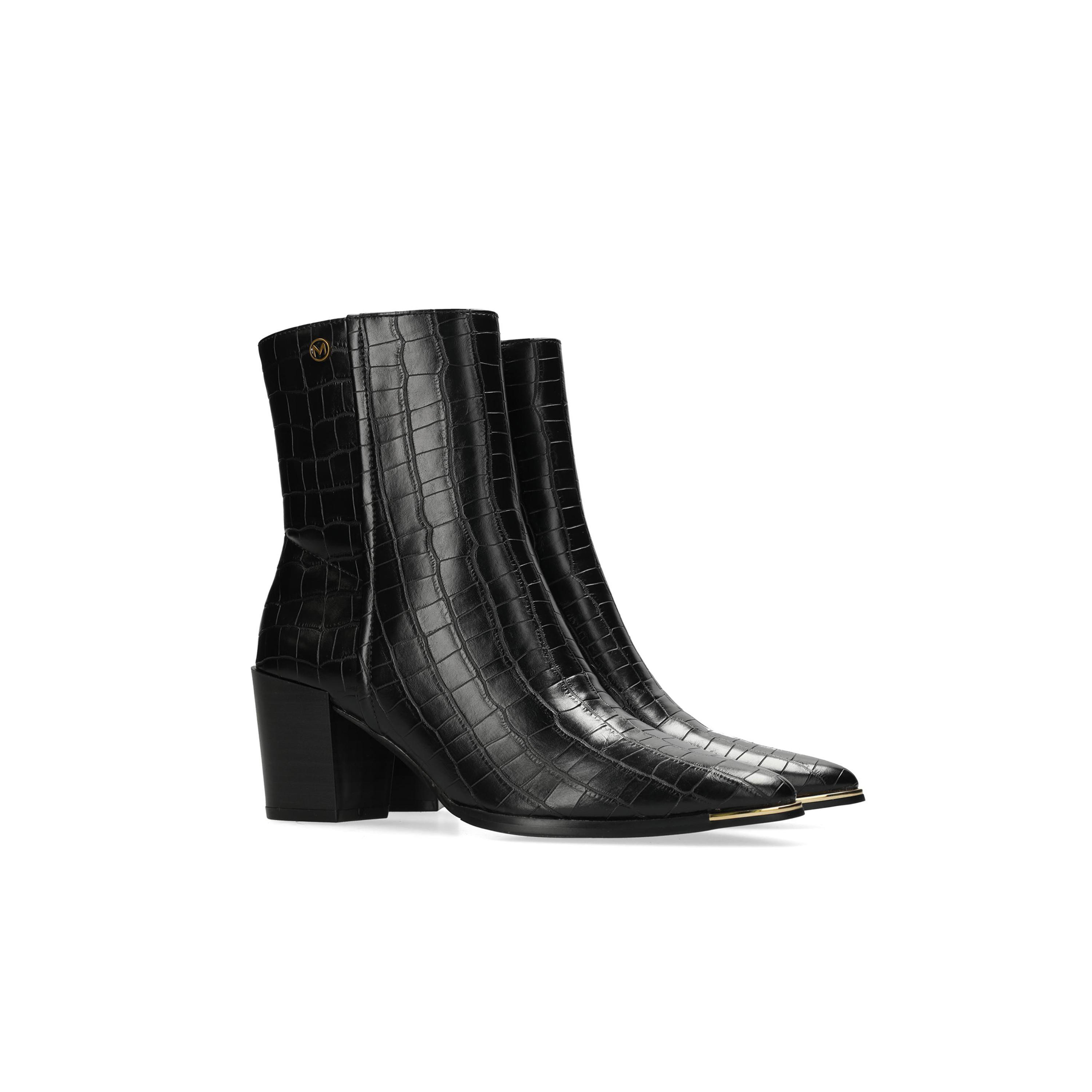 بوت بارز الملمس بطول الكاحل وبكعب عريض وسحاب إغلاق من ميكس-women-shoes-boots-image-1