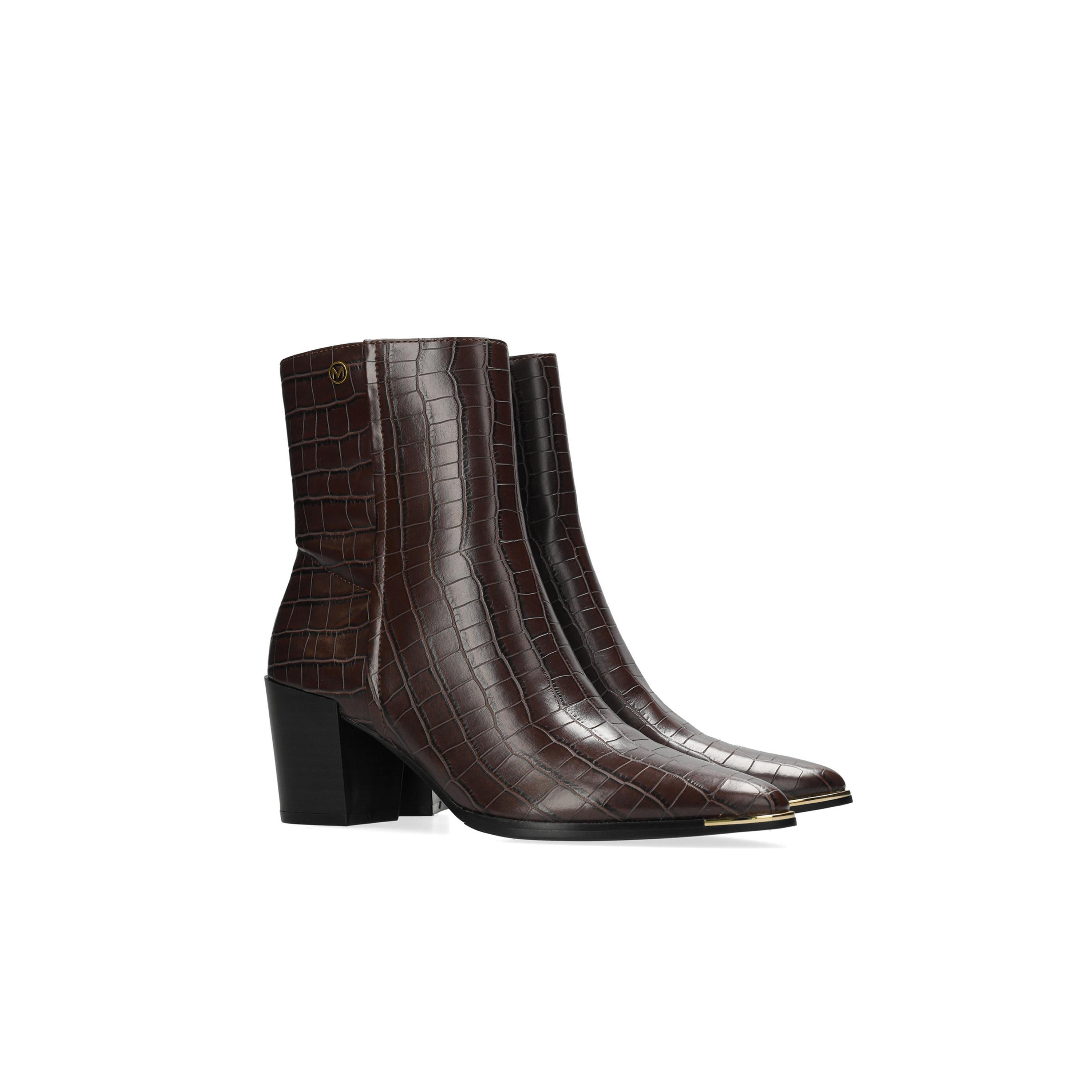 بوت بارز الملمس بطول الكاحل وبكعب عريض وسحاب إغلاق من ميكس-women-shoes-boots-image-1