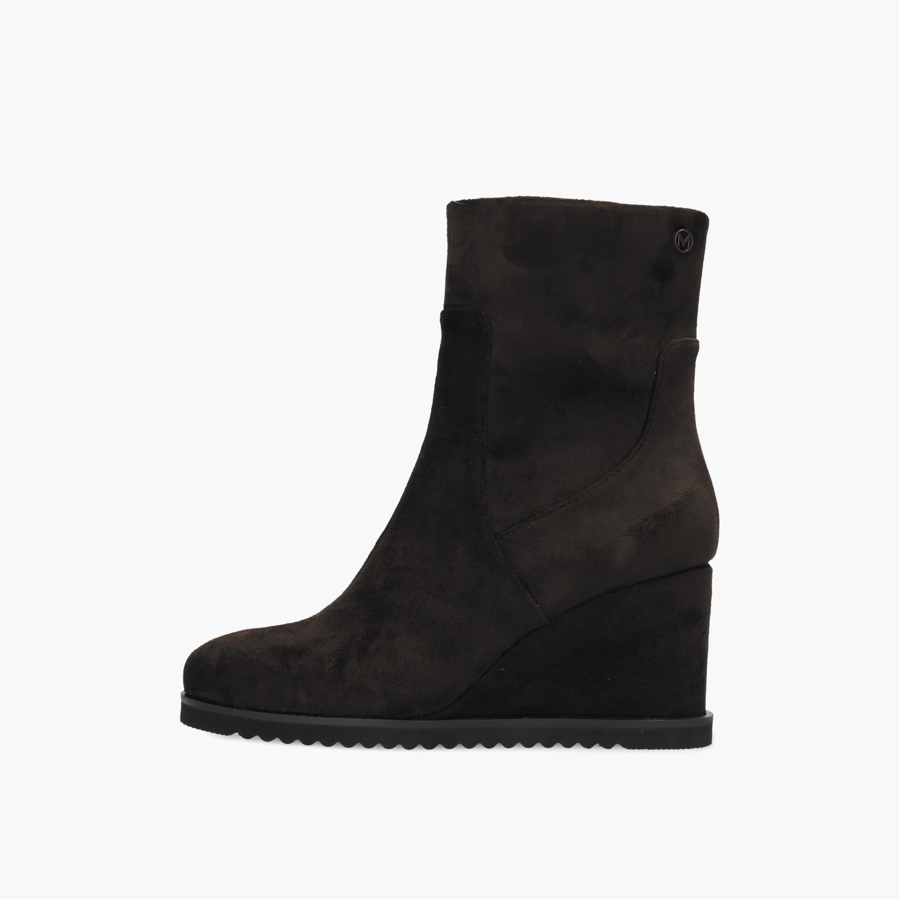 بوت بكاحل للنساء بكعب ويدج وملمس بارز من مكس-women-shoes-boots-image-7