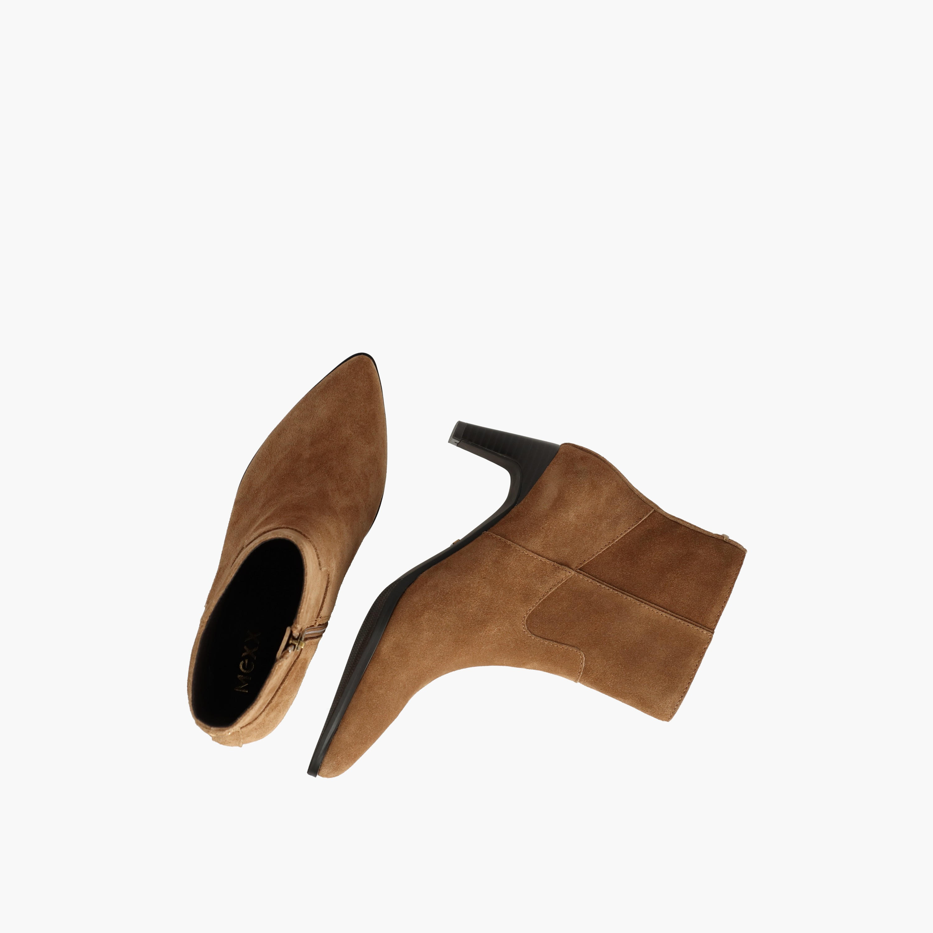 بوت بكاحل للنساء بكعب عريض وملمس بارز من مكس-women-shoes-boots-image-5