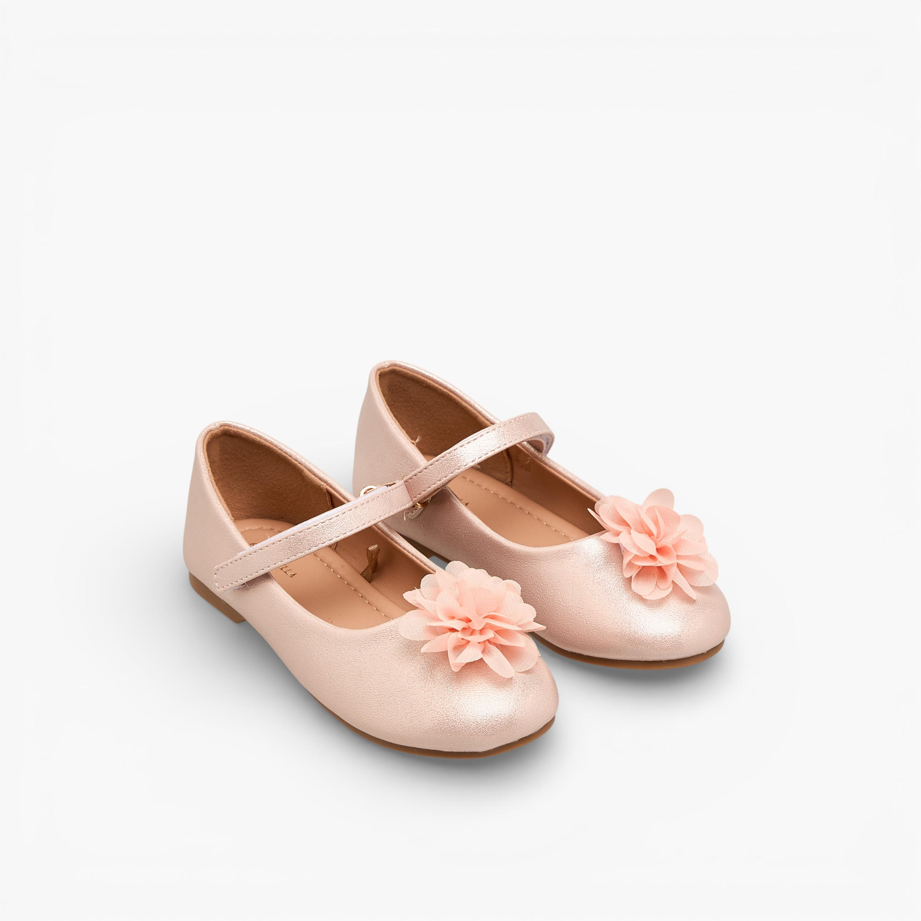 حذاء ماري جين مزين بزهور للبنات من فلورا بيلا-girls-shoes-maryjanes-image-1