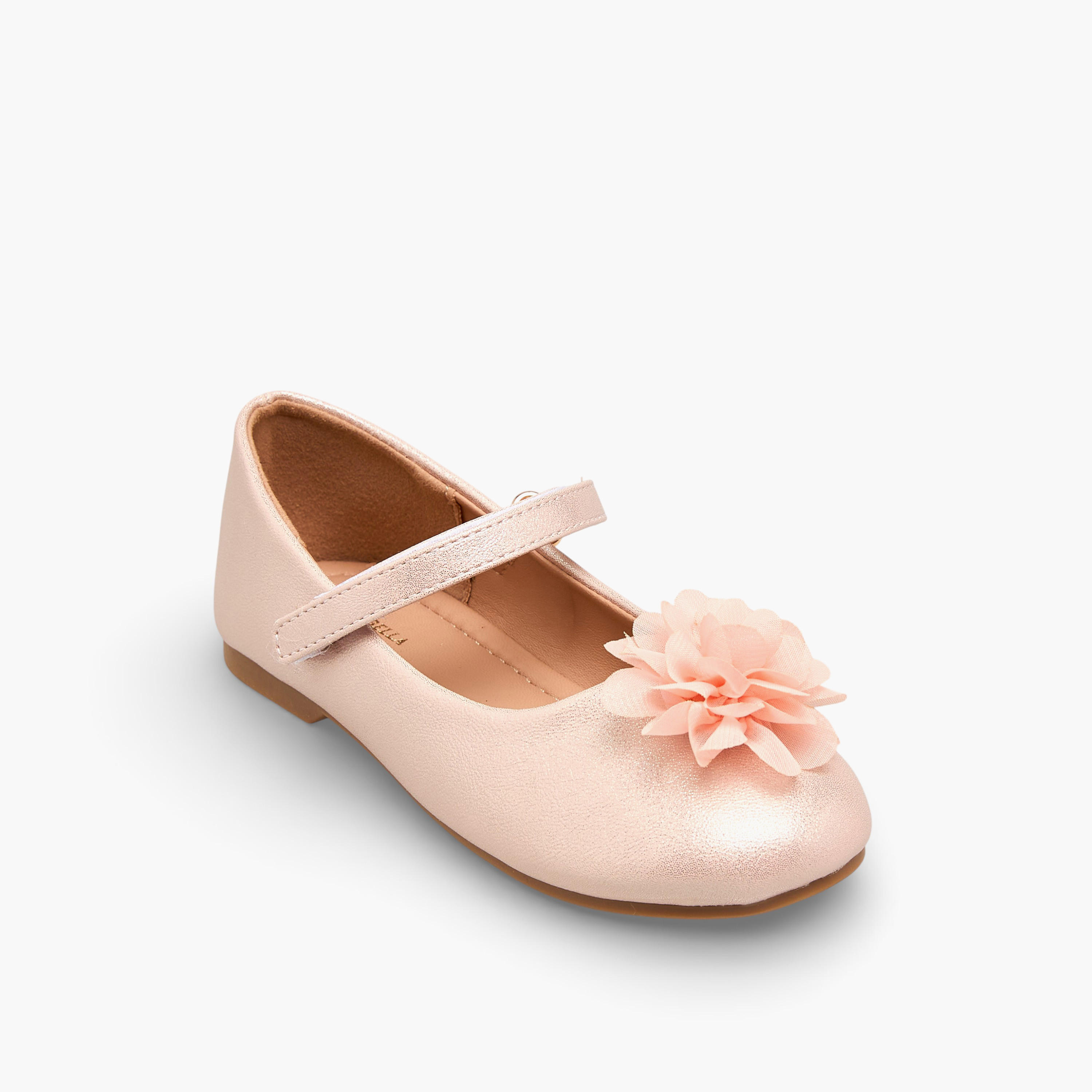 حذاء ماري جين مزين بزهور للبنات من فلورا بيلا-girls-shoes-maryjanes-image-2