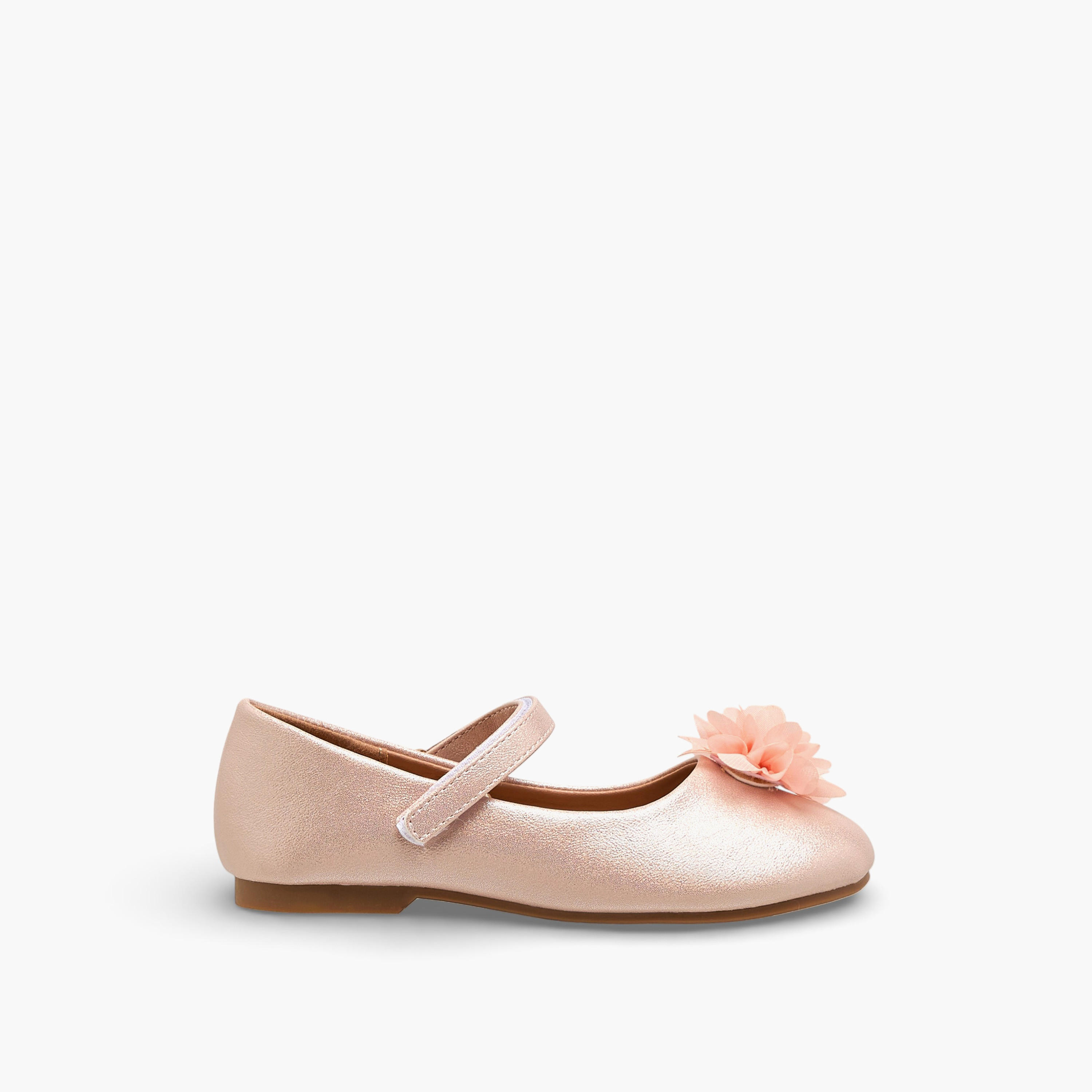 حذاء ماري جين مزين بزهور للبنات من فلورا بيلا-girls-shoes-maryjanes-image-3