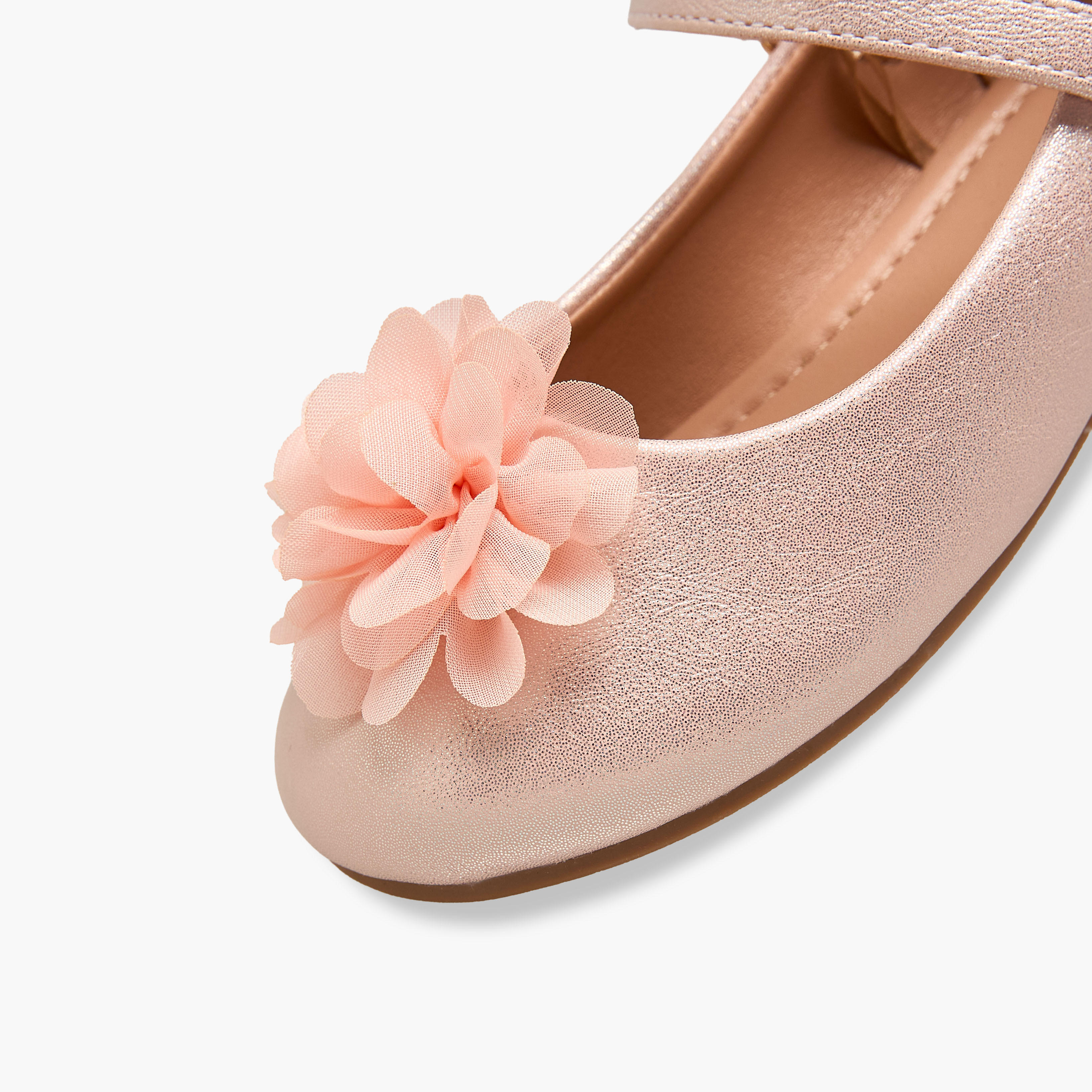 حذاء ماري جين مزين بزهور للبنات من فلورا بيلا-girls-shoes-maryjanes-image-6