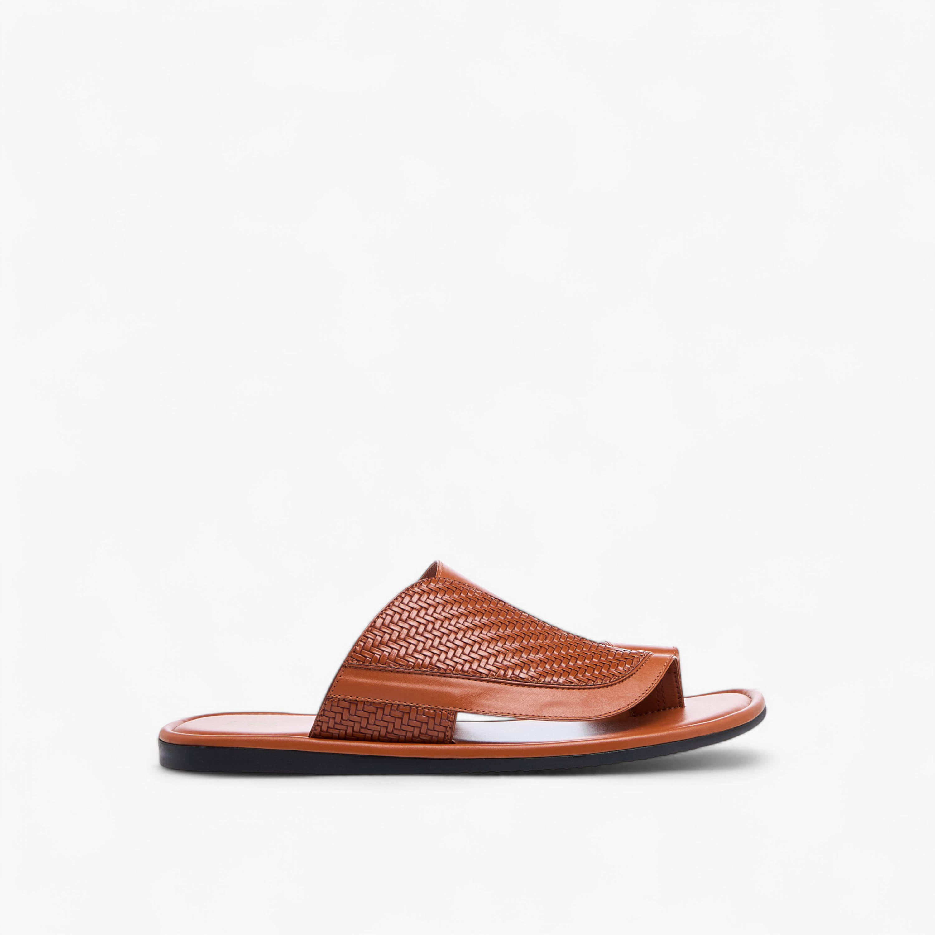 صندل عربي بارز الملمس سهل الارتداء من إل بي إل من شو إكسبرس-men-shoes-sandals-image-2