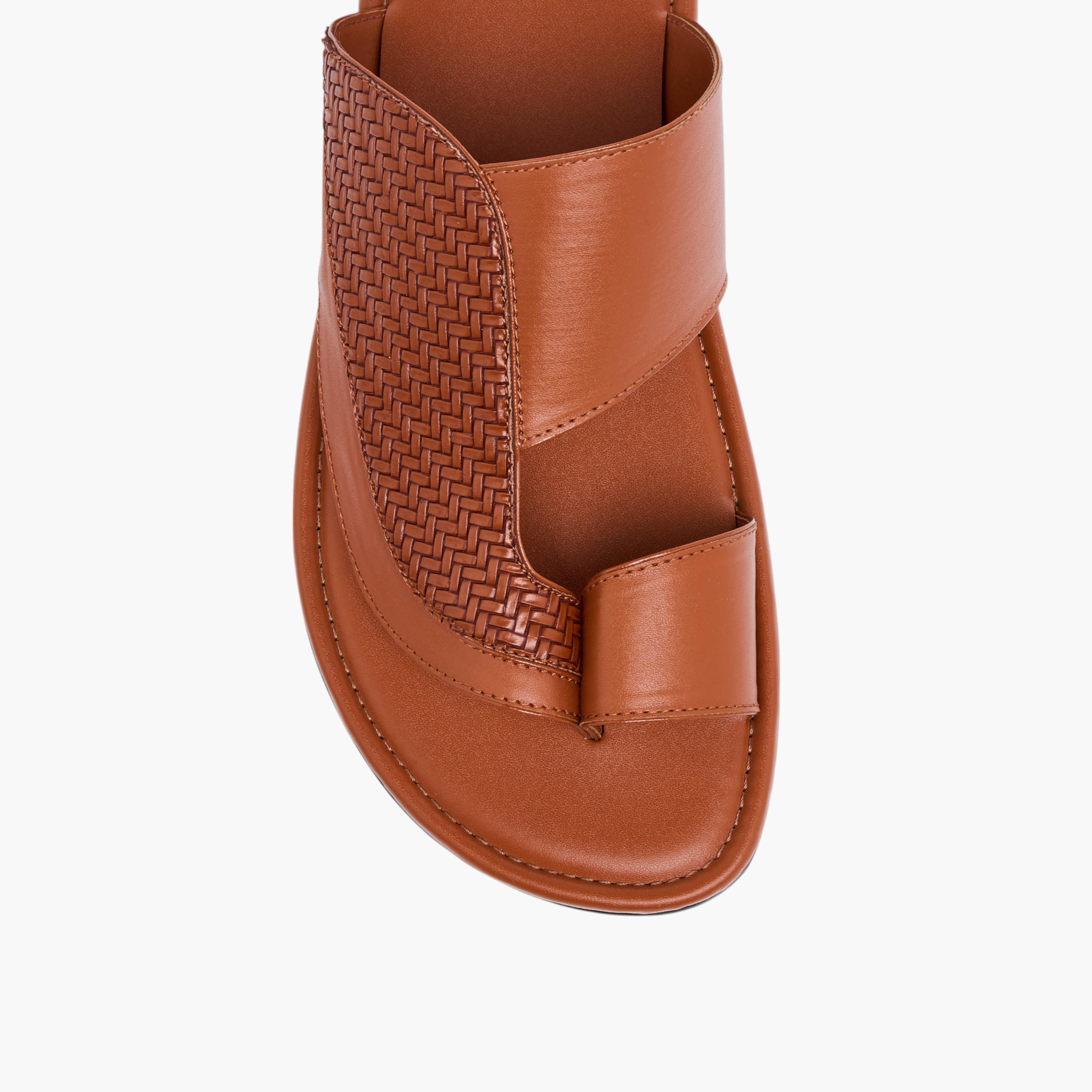 صندل عربي بارز الملمس سهل الارتداء من إل بي إل من شو إكسبرس-men-shoes-sandals-image-3