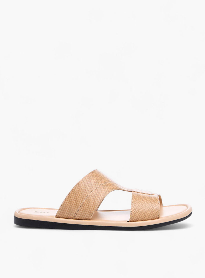 صندل عربي بارز الملمس سهل الارتداء من إل بي إل من شو إكسبرس-men-shoes-sandals-image-2