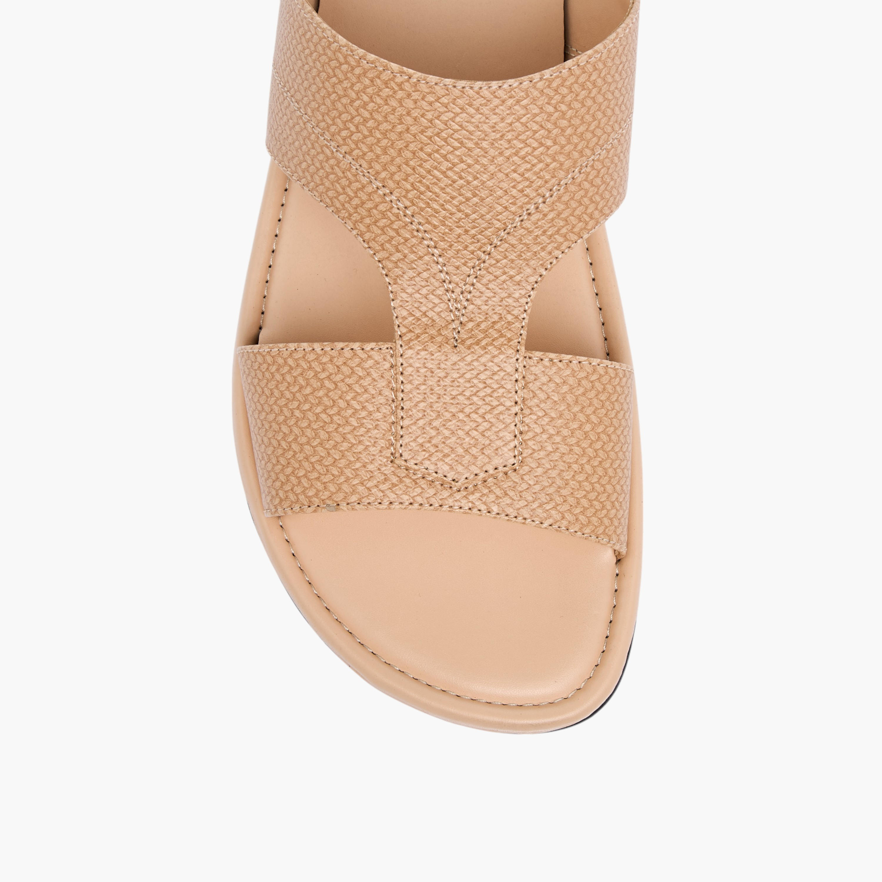صندل عربي بارز الملمس سهل الارتداء من إل بي إل من شو إكسبرس-men-shoes-sandals-image-3