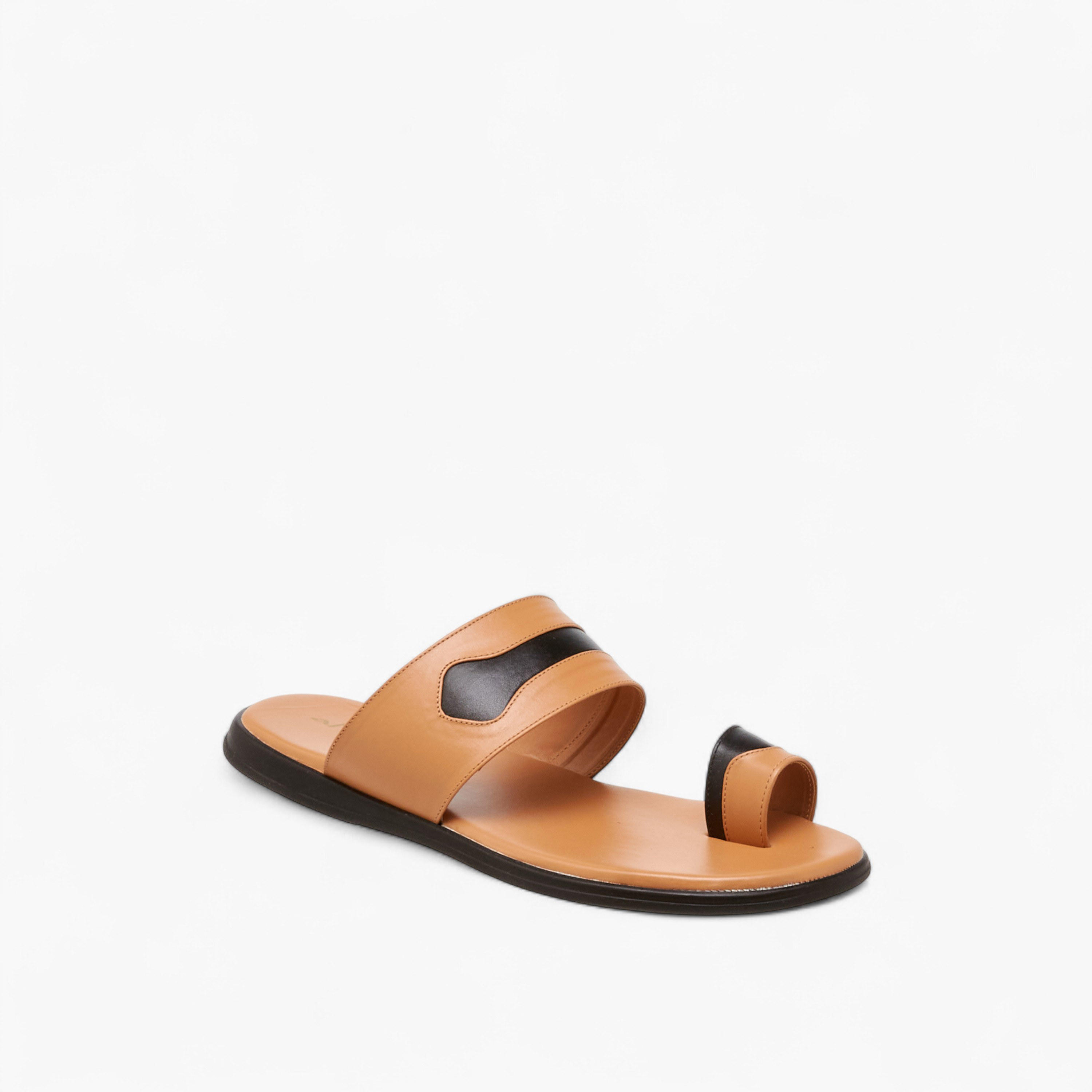 صندل عربي بتفاصيل حلقة إصبع وبقوالب ملونة للرجال من الواحة-men-shoes-sandals-image-2