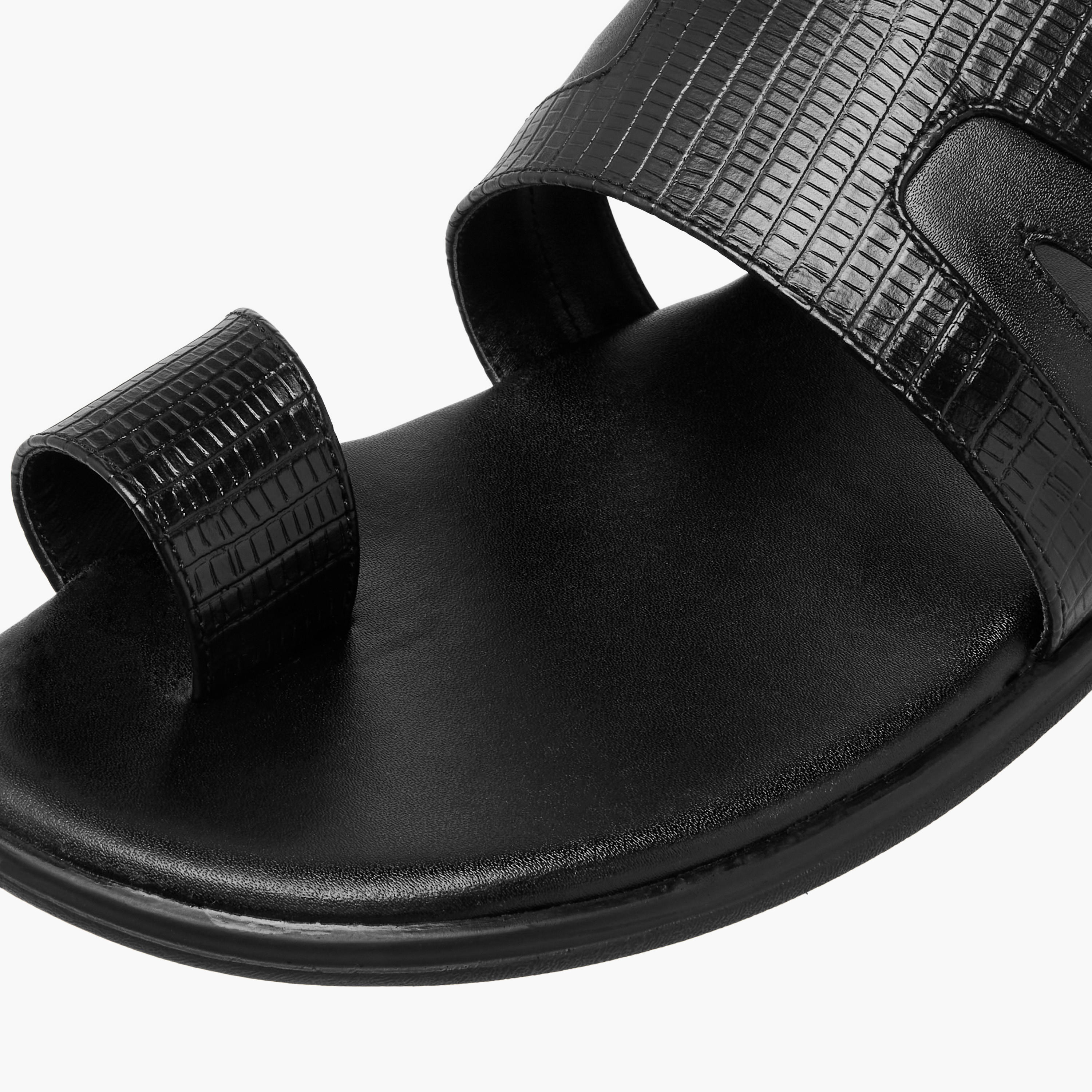 صندل عربي بتفاصيل حلقة إصبع للرجال من الواحة-men-shoes-sandals-image-4