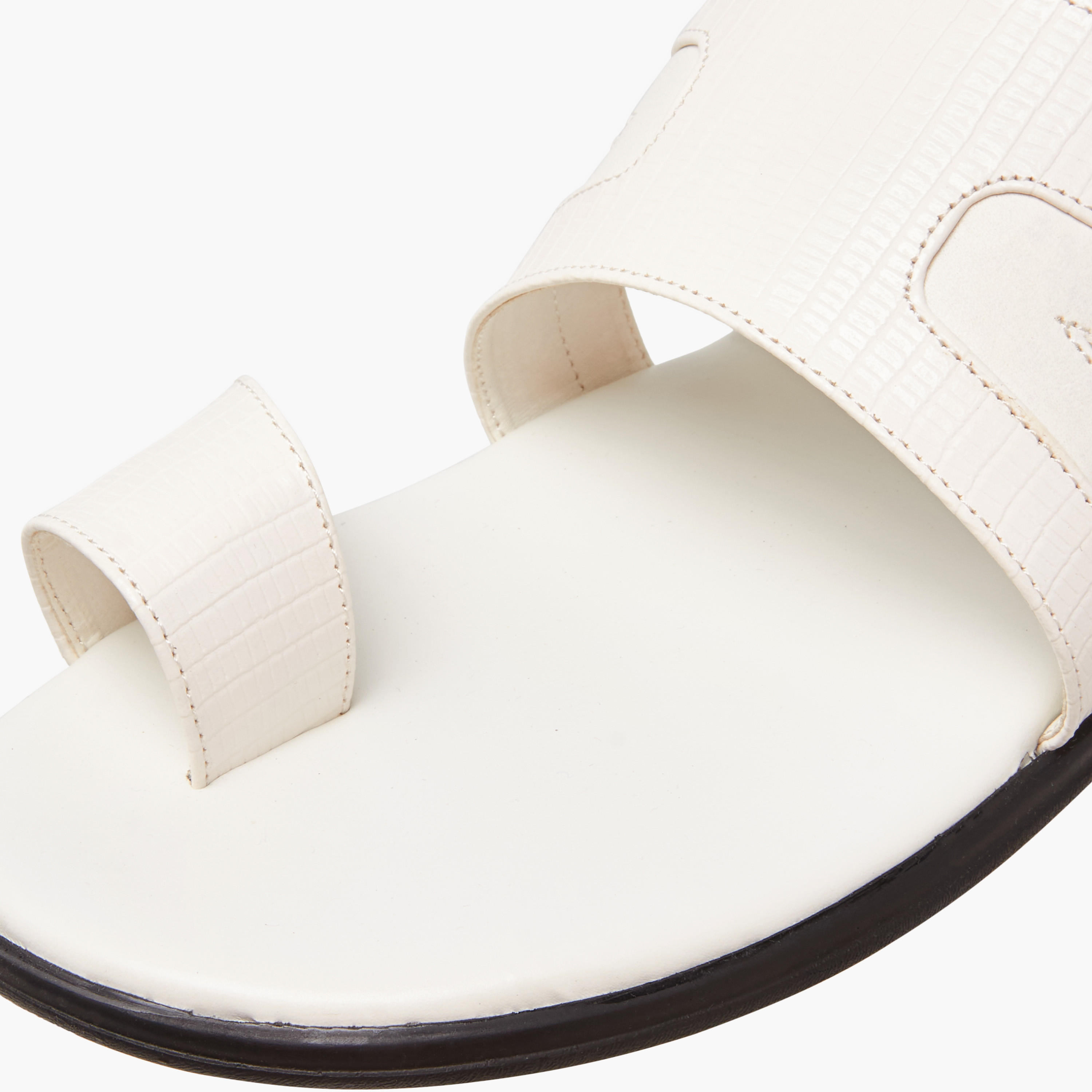 صندل عربي بتفاصيل حلقة إصبع للرجال من الواحة-men-shoes-sandals-image-4