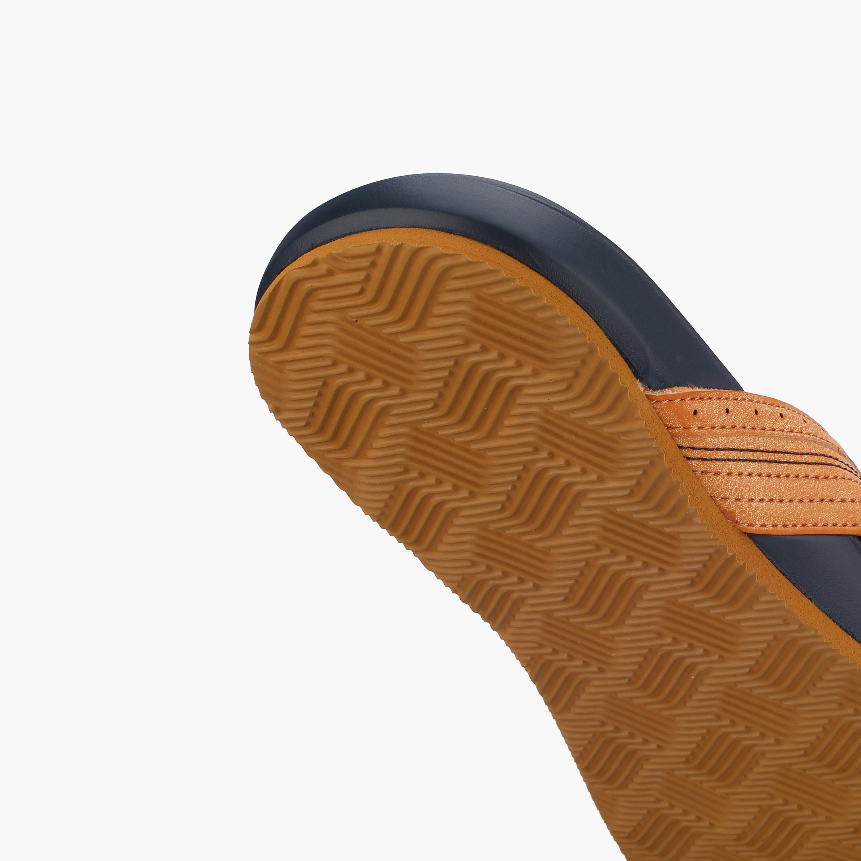 شبشب سهل الارتداء بإصبع للرجال من لي كوبر-men-shoes-flipflopsandslides-image-4
